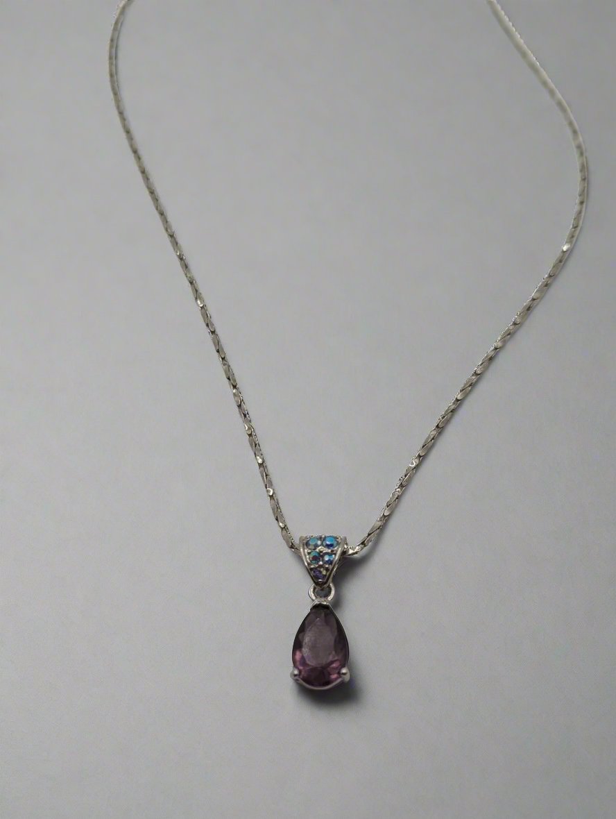 Avon NR Amethyst AB Rhinestone Pendent Necklace Silver Tone 2006