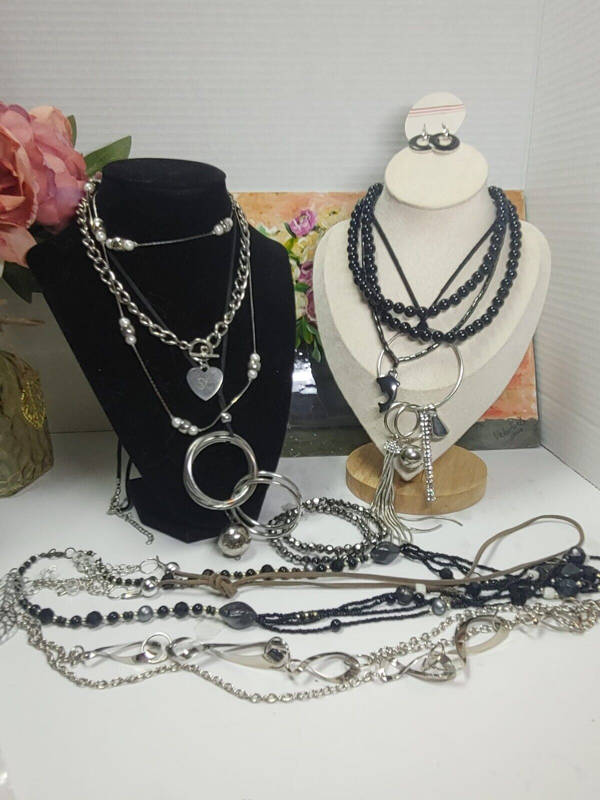 Vintage Mix Jewelry Lot Necklaces Earrings Bracelet Costume Black Silver-Tone