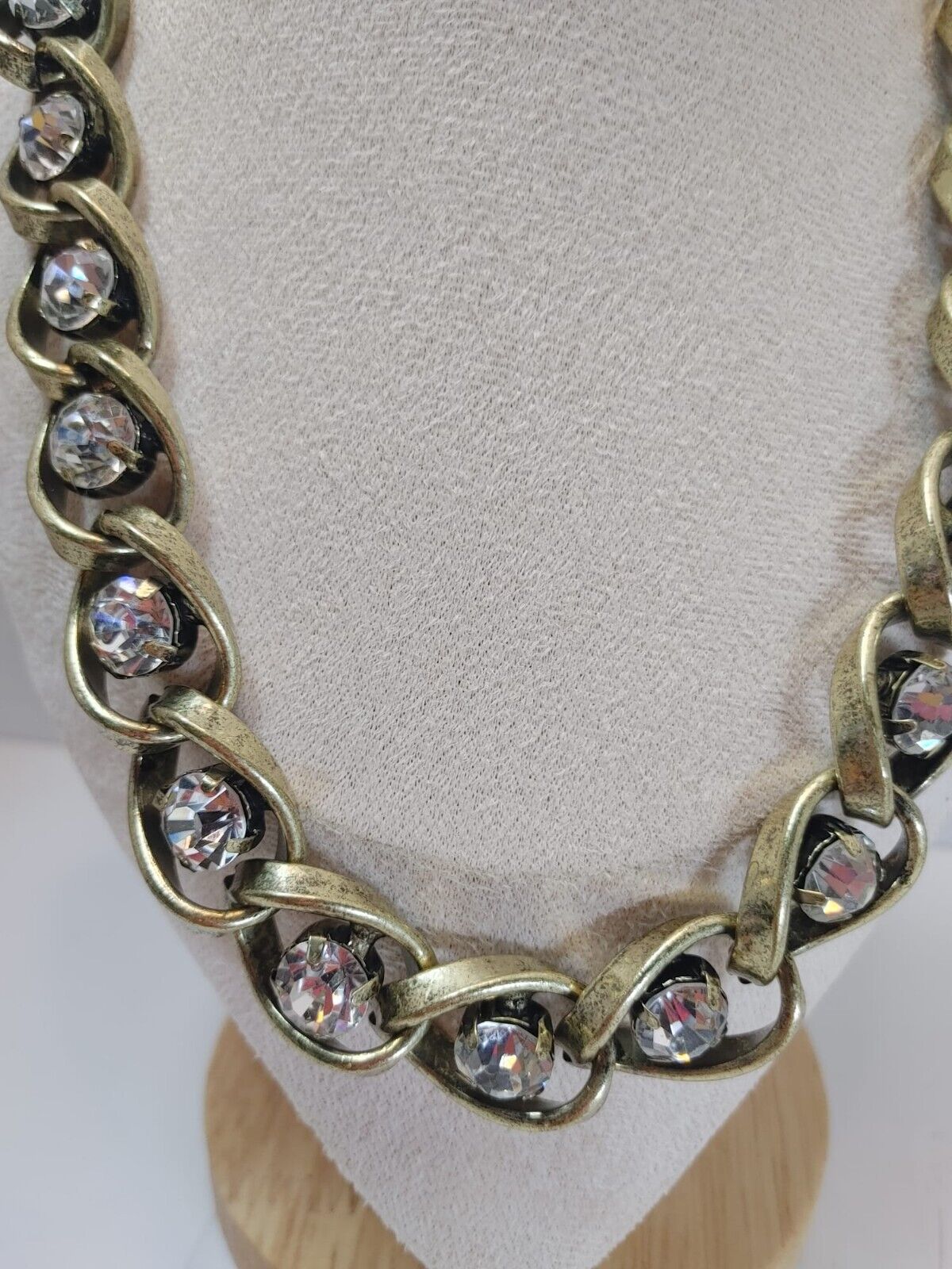 Vintage Heavy Gold Tone Chocker Necklace with Rhinestone