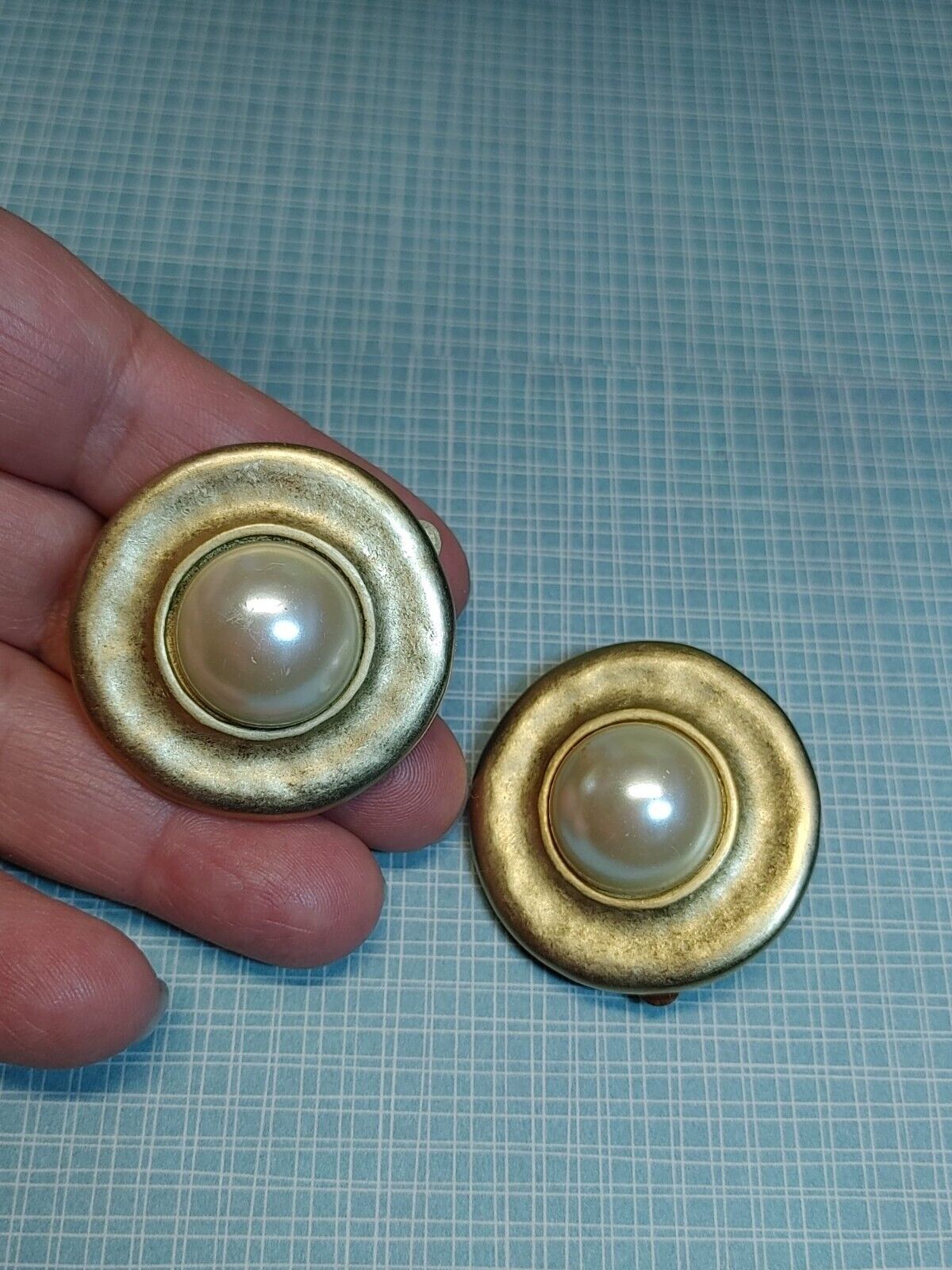 Erwin Pearl Statement Clip Earrings Matte Gold Tone Faux PEARL Sign PEP 1.4"