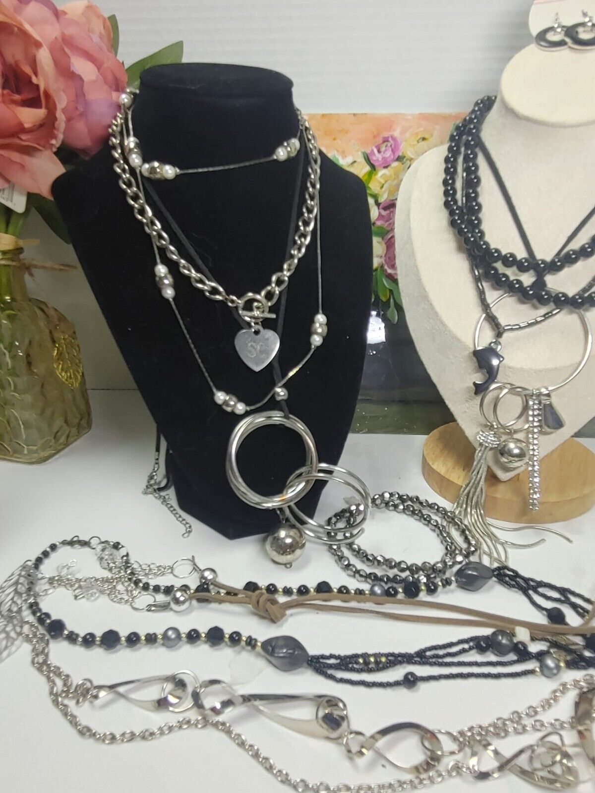 Vintage Mix Jewelry Lot Necklaces Earrings Bracelet Costume Black Silver-Tone