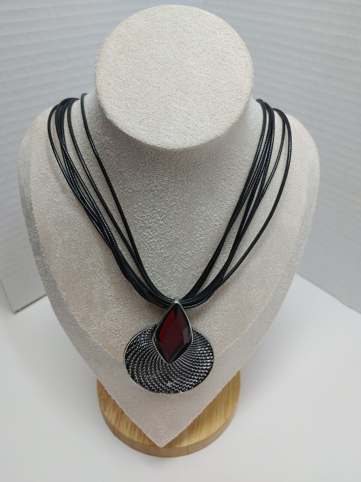 Designer Inspired Silver Tone Metal Red GEMSTONE PENDANT LEATHER NECKLACE