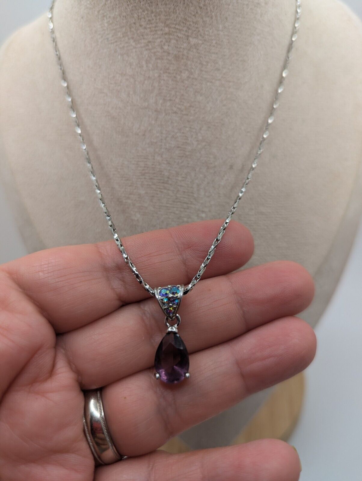 Avon NR Amethyst AB Rhinestone Pendent Necklace Silver Tone 2006