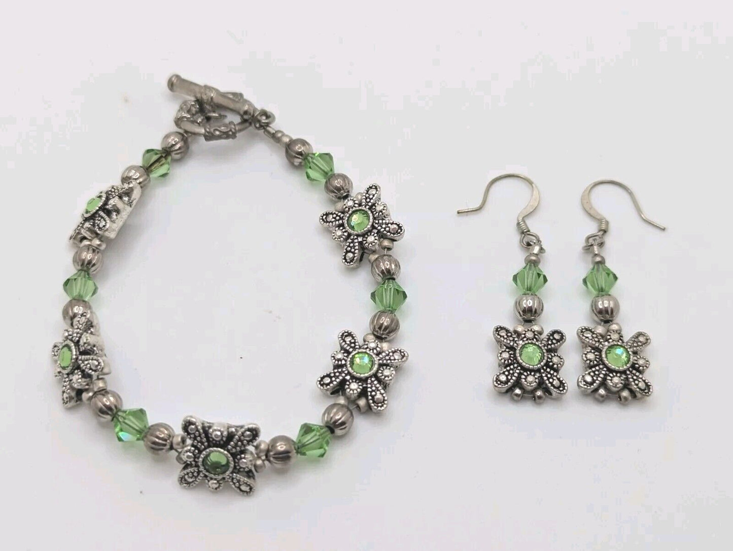 Silver Tone Spring Green Flower Square Crystal Bead Charm Bracelet Earrings 7.5"