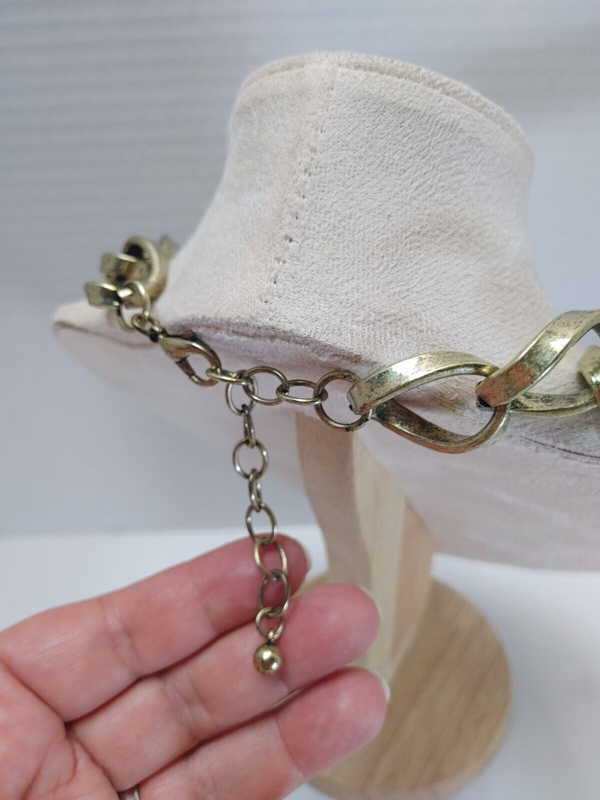 Vintage Heavy Gold Tone Chocker Necklace with Rhinestone