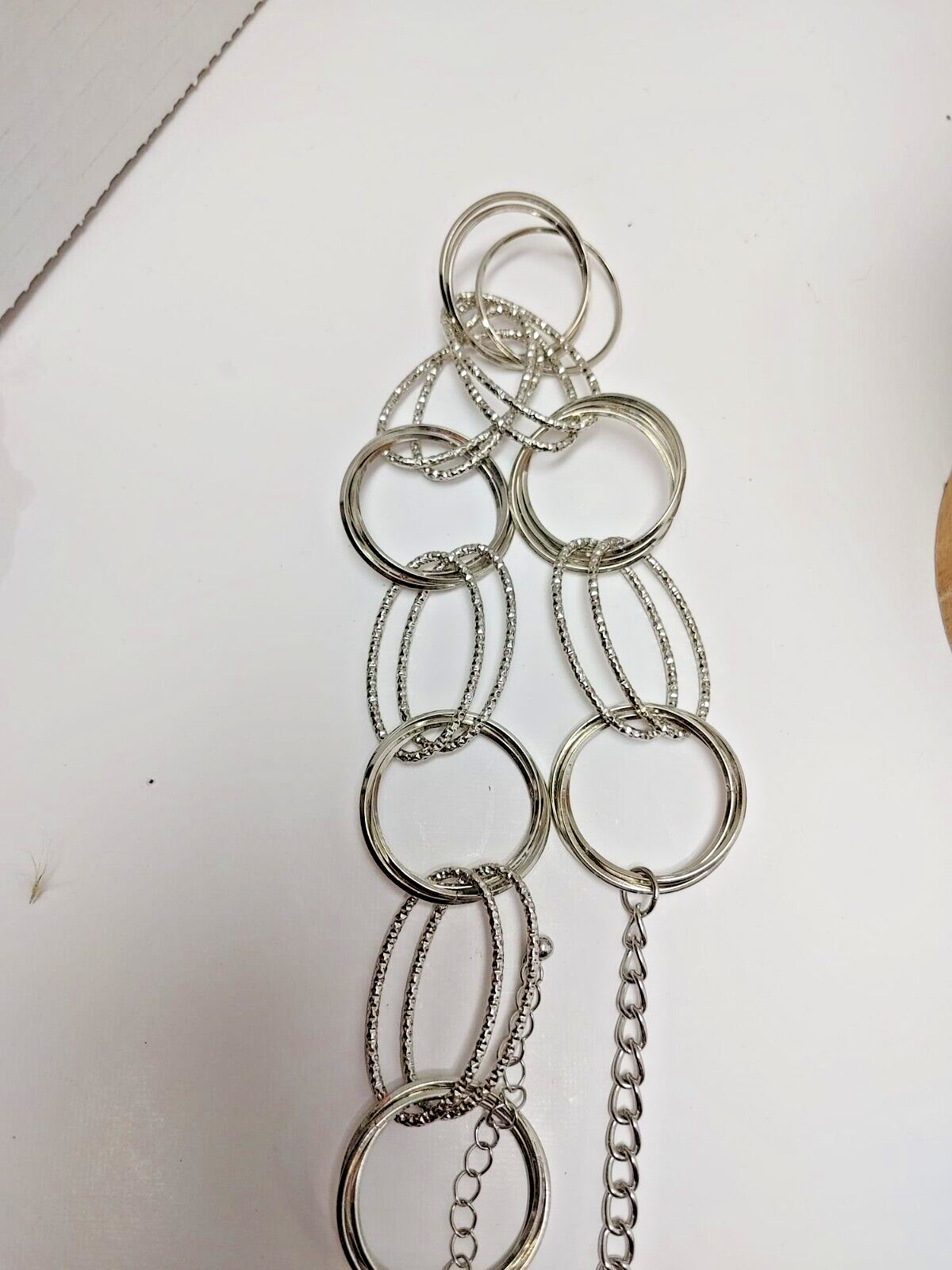 Hammered Link Silver Tone Necklace Modern Classic Style doble Large Circles 26"