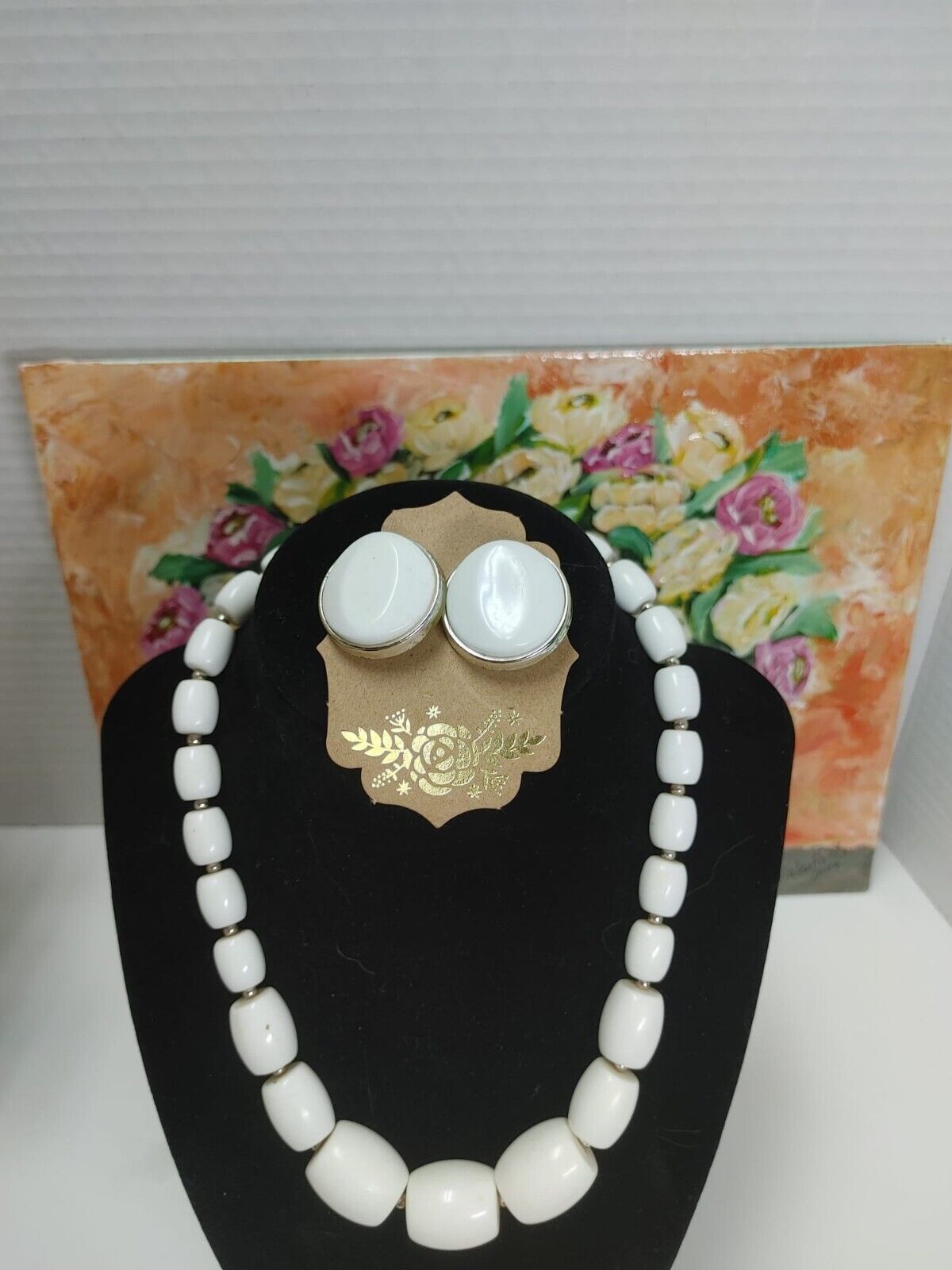 Vintage 50s White Graduated Bead Choker Unique Clasp Necklace Earrings Boho