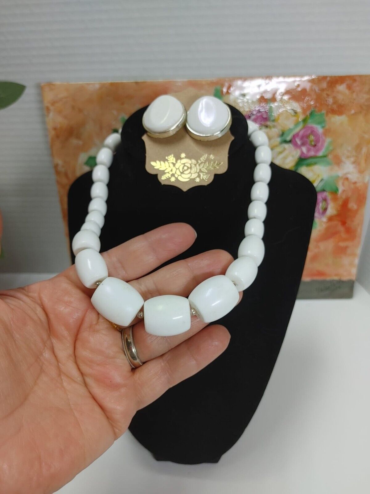 Vintage 50s White Graduated Bead Choker Unique Clasp Necklace Earrings Boho