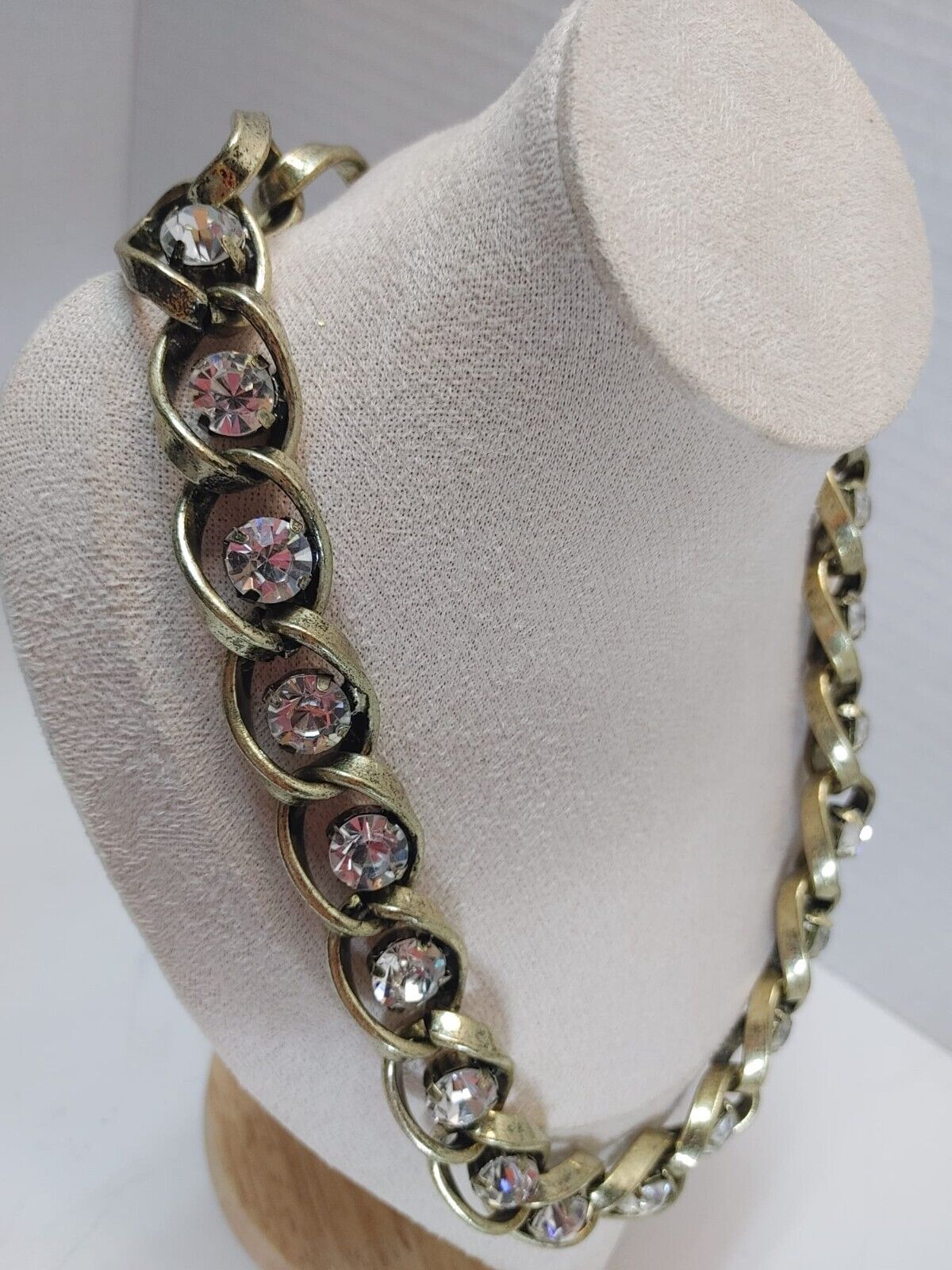 Vintage Heavy Gold Tone Chocker Necklace with Rhinestone
