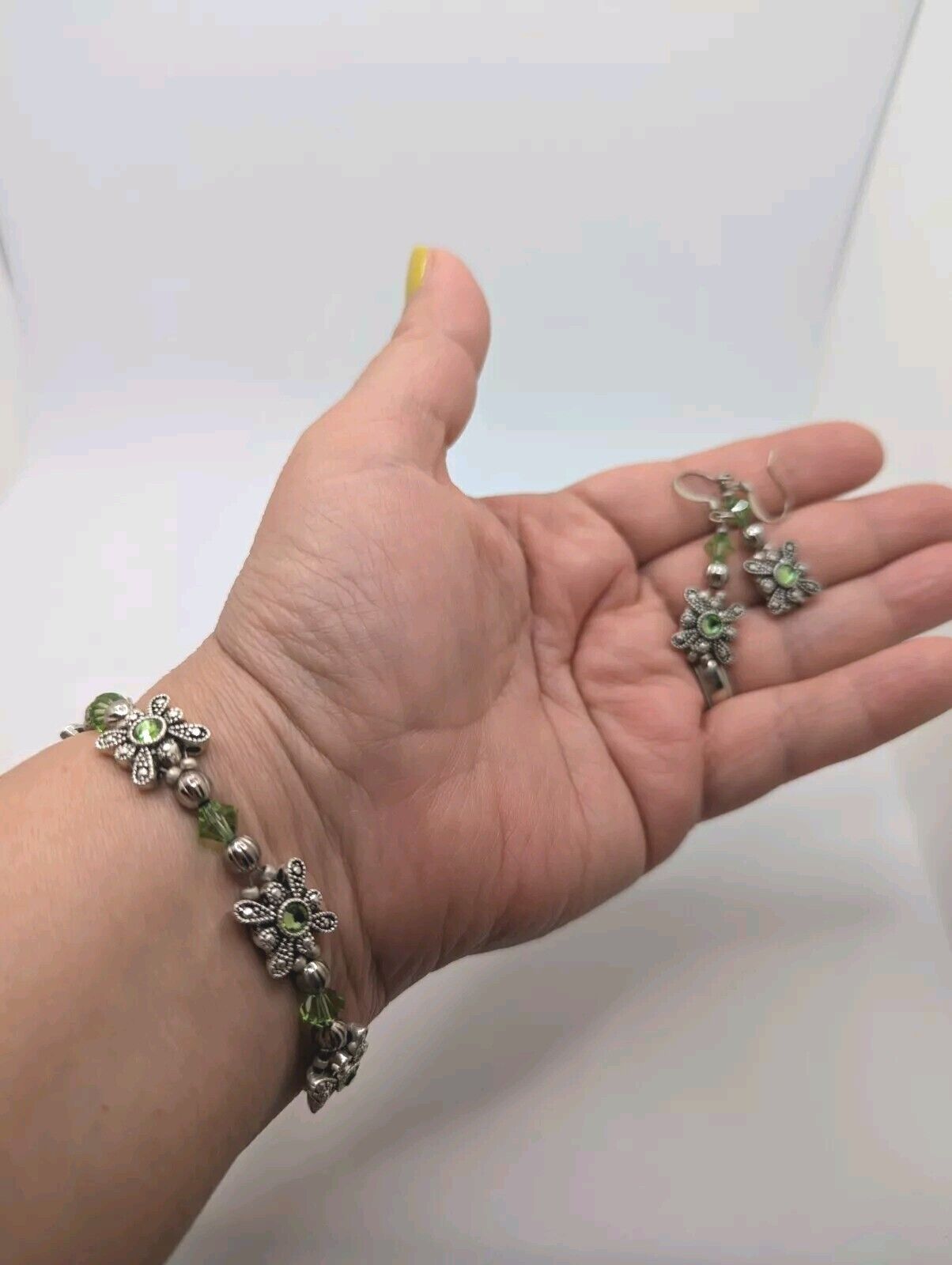 Silver Tone Spring Green Flower Square Crystal Bead Charm Bracelet Earrings 7.5"