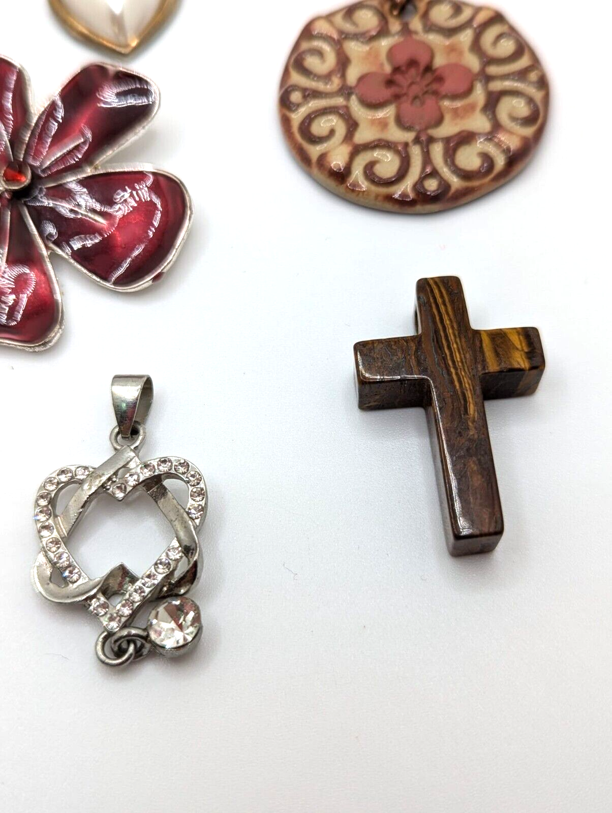 Lot of 18 Vintage To Modern Jewelry Pendants Stone Enamel Wood Metal Glass