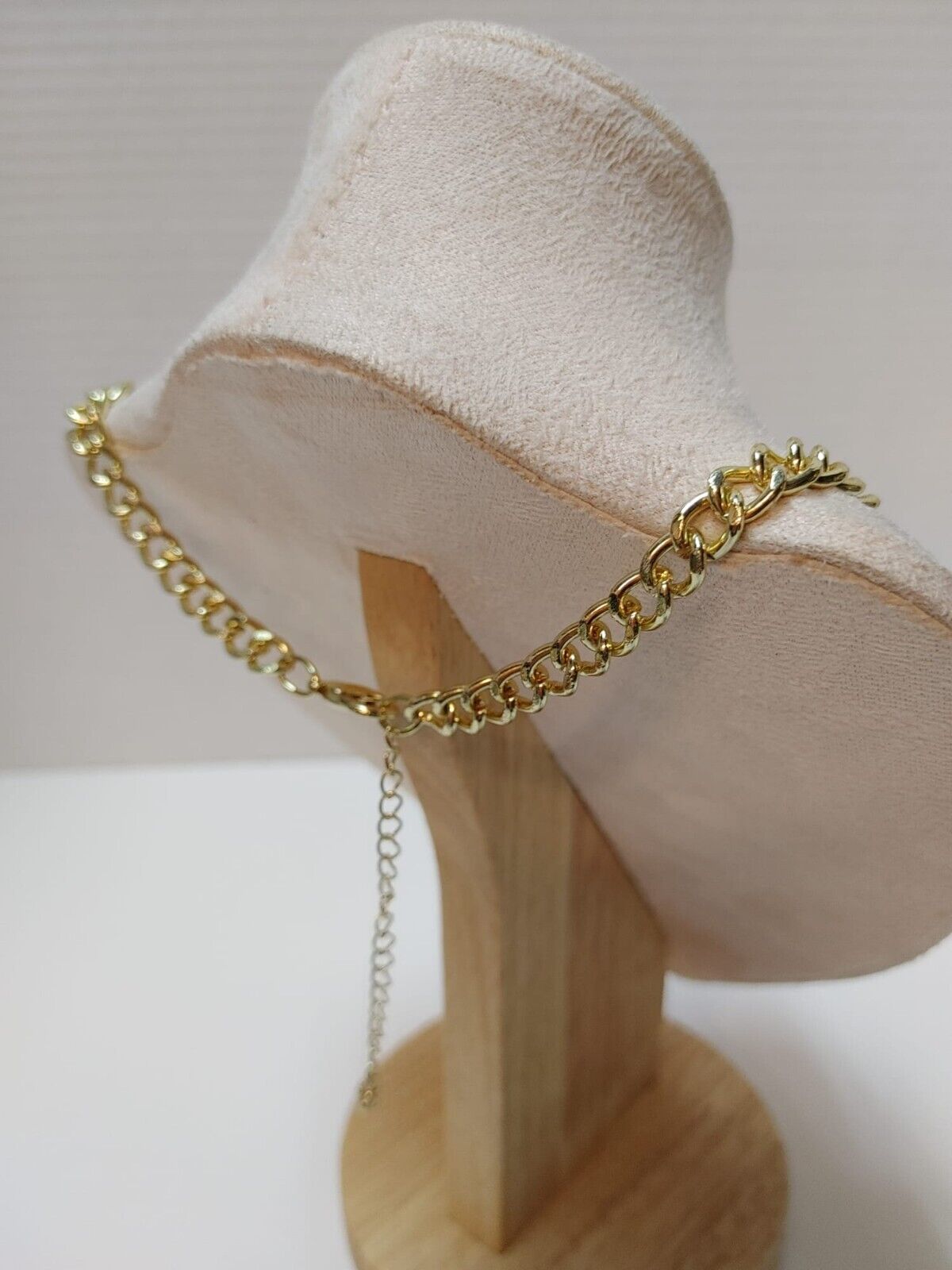 Gold Tone Light Pink Flower Necklace Spring Time Floral Acrylic