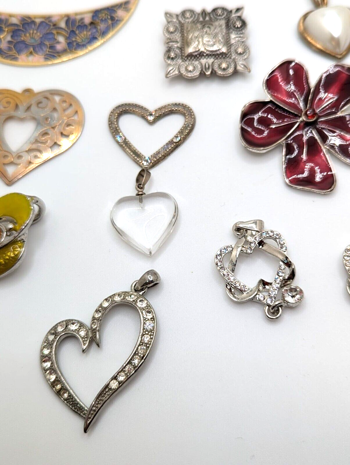 Lot of 18 Vintage To Modern Jewelry Pendants Stone Enamel Wood Metal Glass