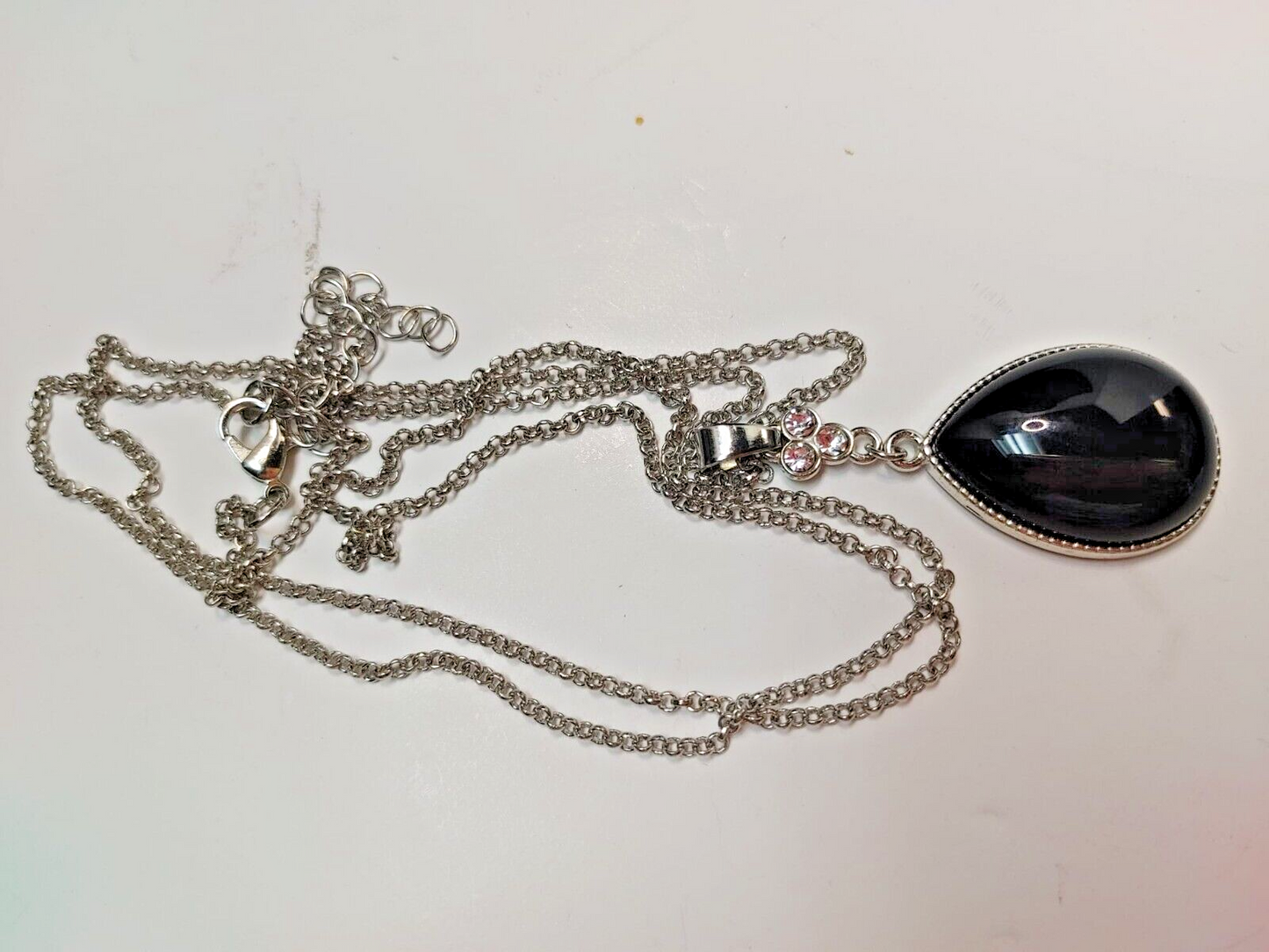 Vintage Onyx STYLE Necklace Teardrop Black Stone on Silver Tone Chain 30"