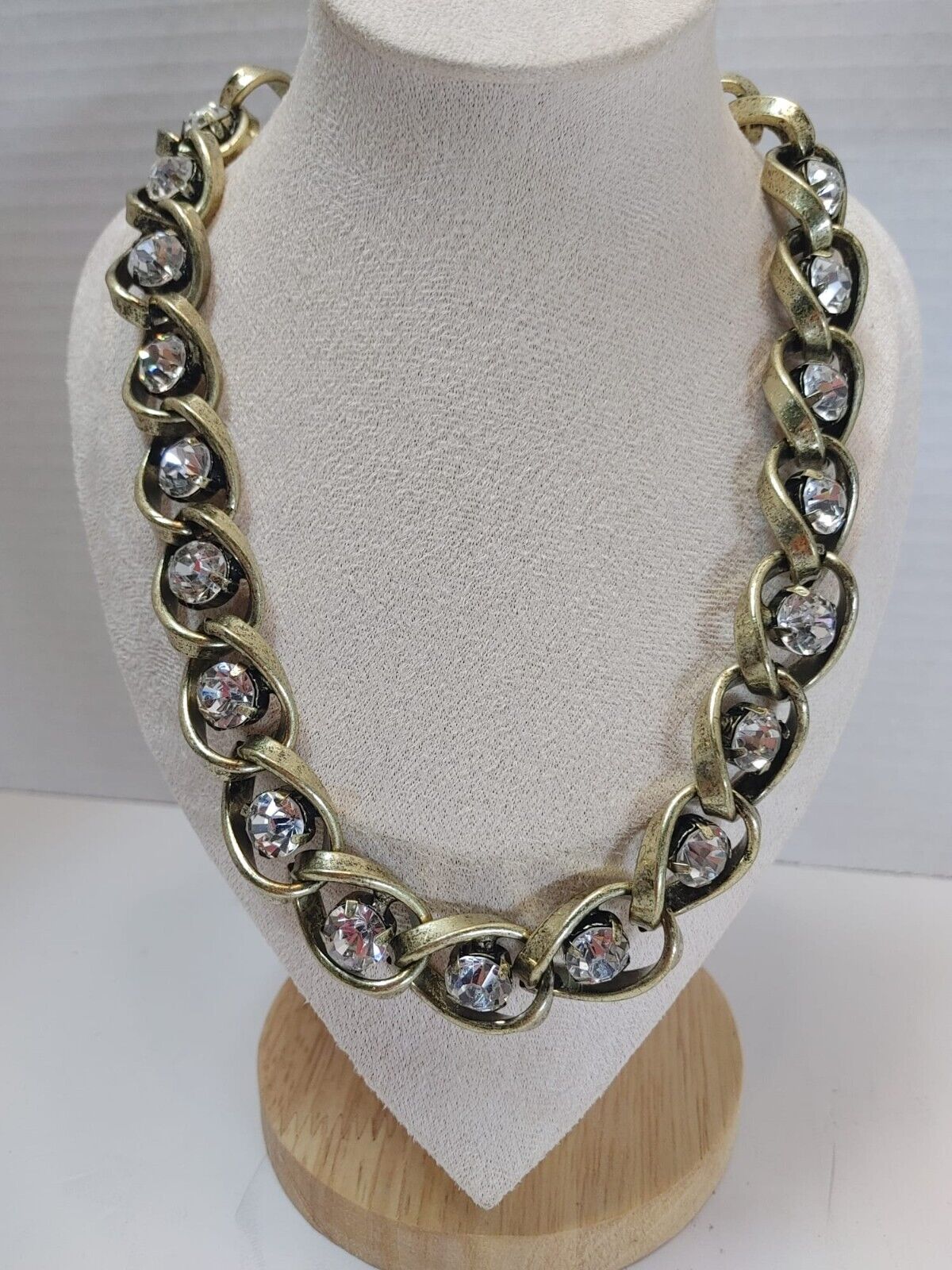 Vintage Heavy Gold Tone Chocker Necklace with Rhinestone
