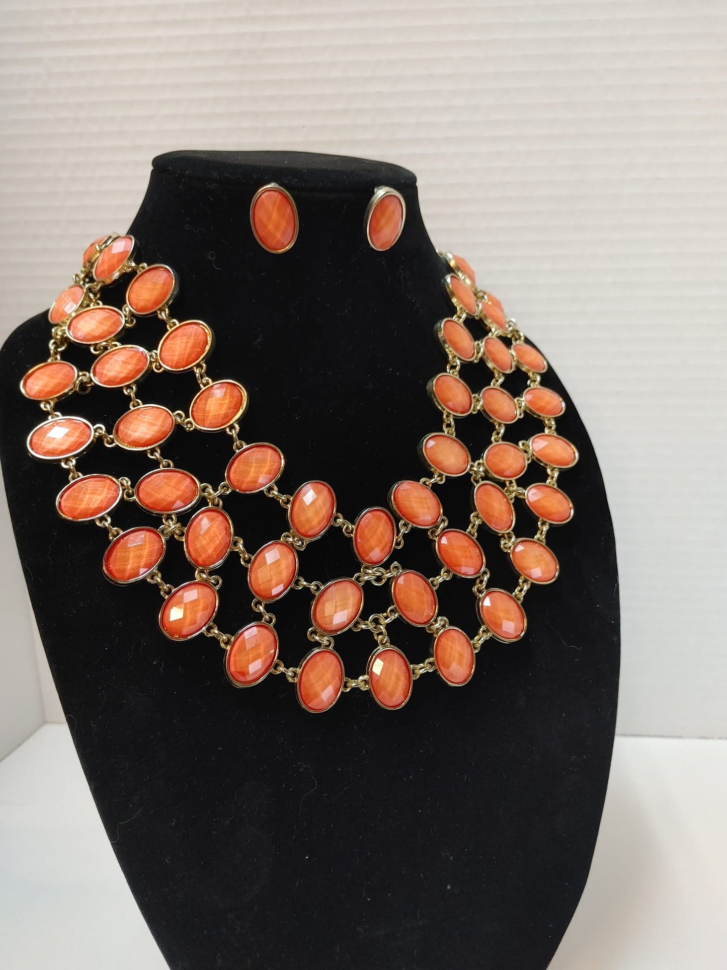 Vintage Jewerly Set Apricot Bib Statement Necklace w/Earrings Bold Oval Acrylic