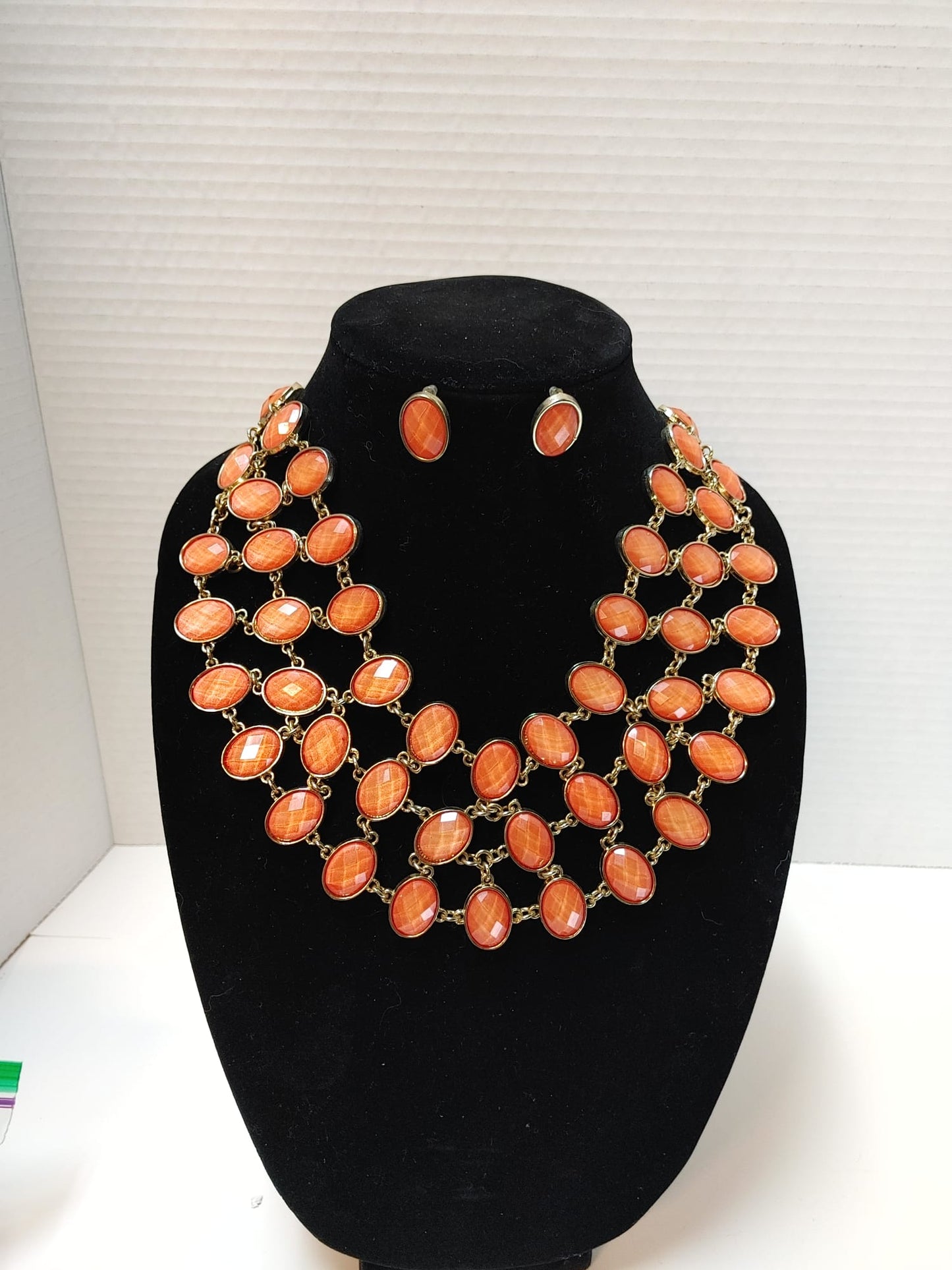 Vintage Jewerly Set Apricot Bib Statement Necklace w/Earrings Bold Oval Acrylic