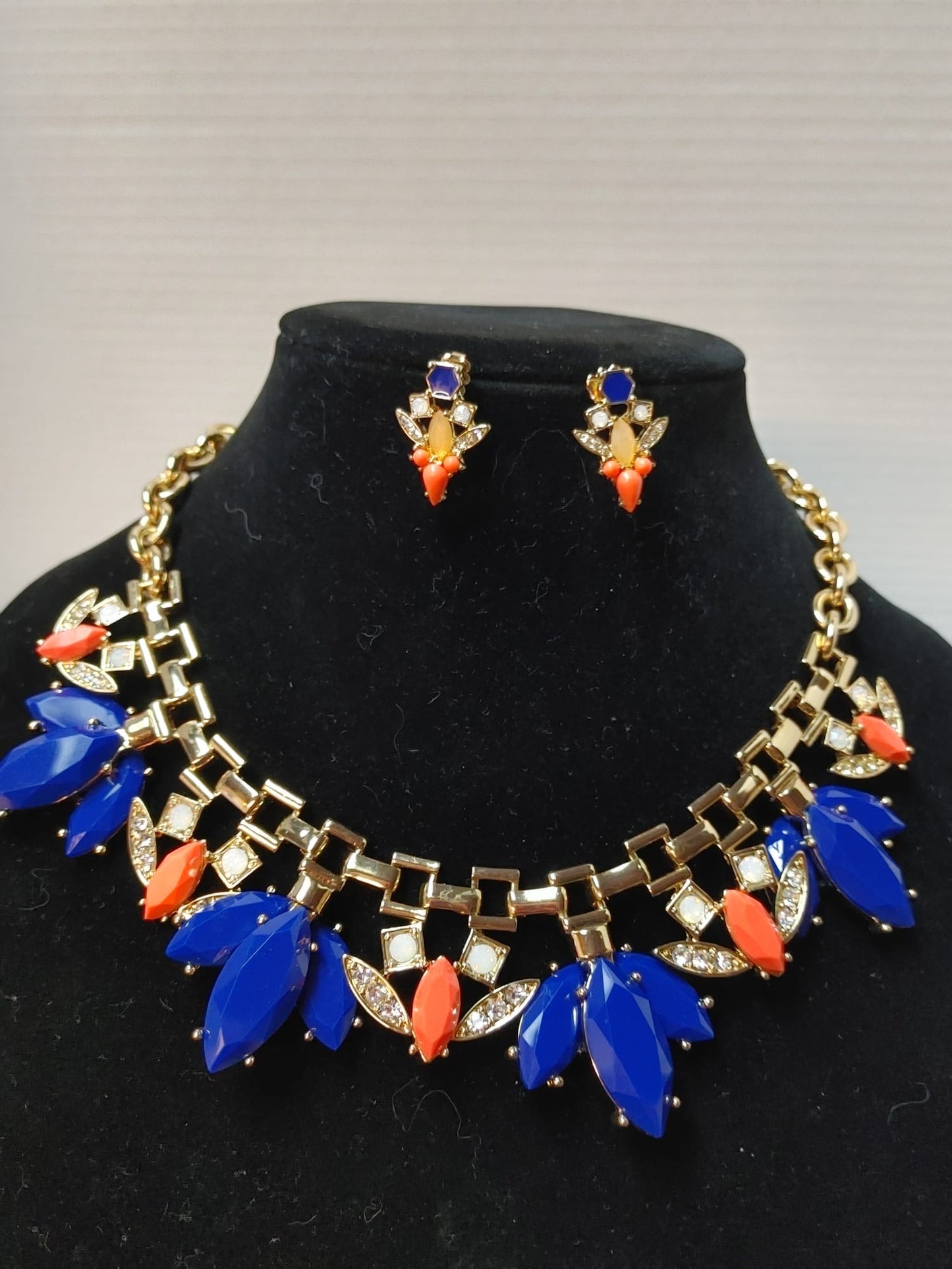 GV9 Necklace Statement Cobalt Blue & Apricot Runway Jewelry set Gold Tone VGT