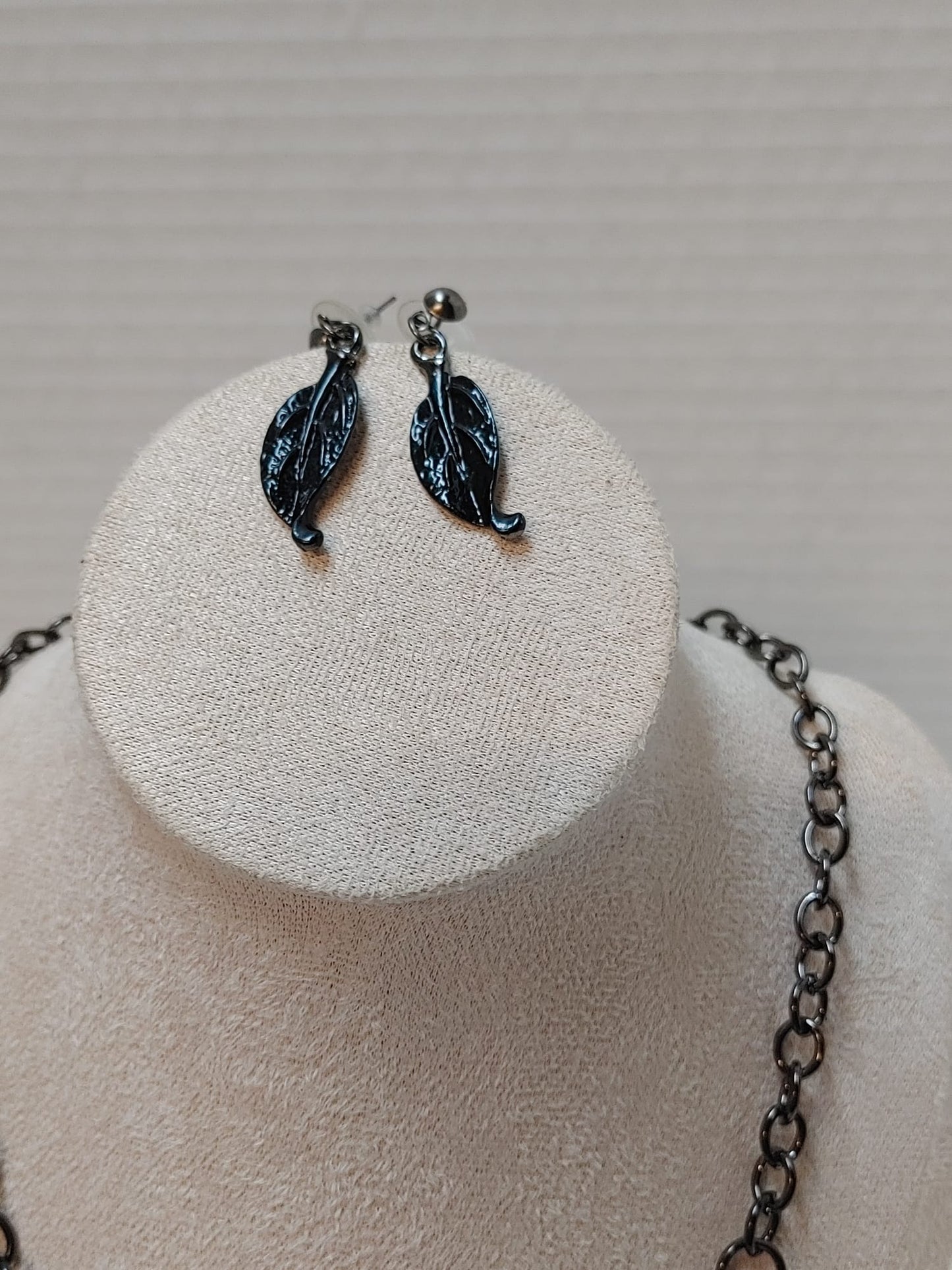 Leaf Necklace Matching Earrings Dangle Drop Jewelry Set GunMetal Rhinestones