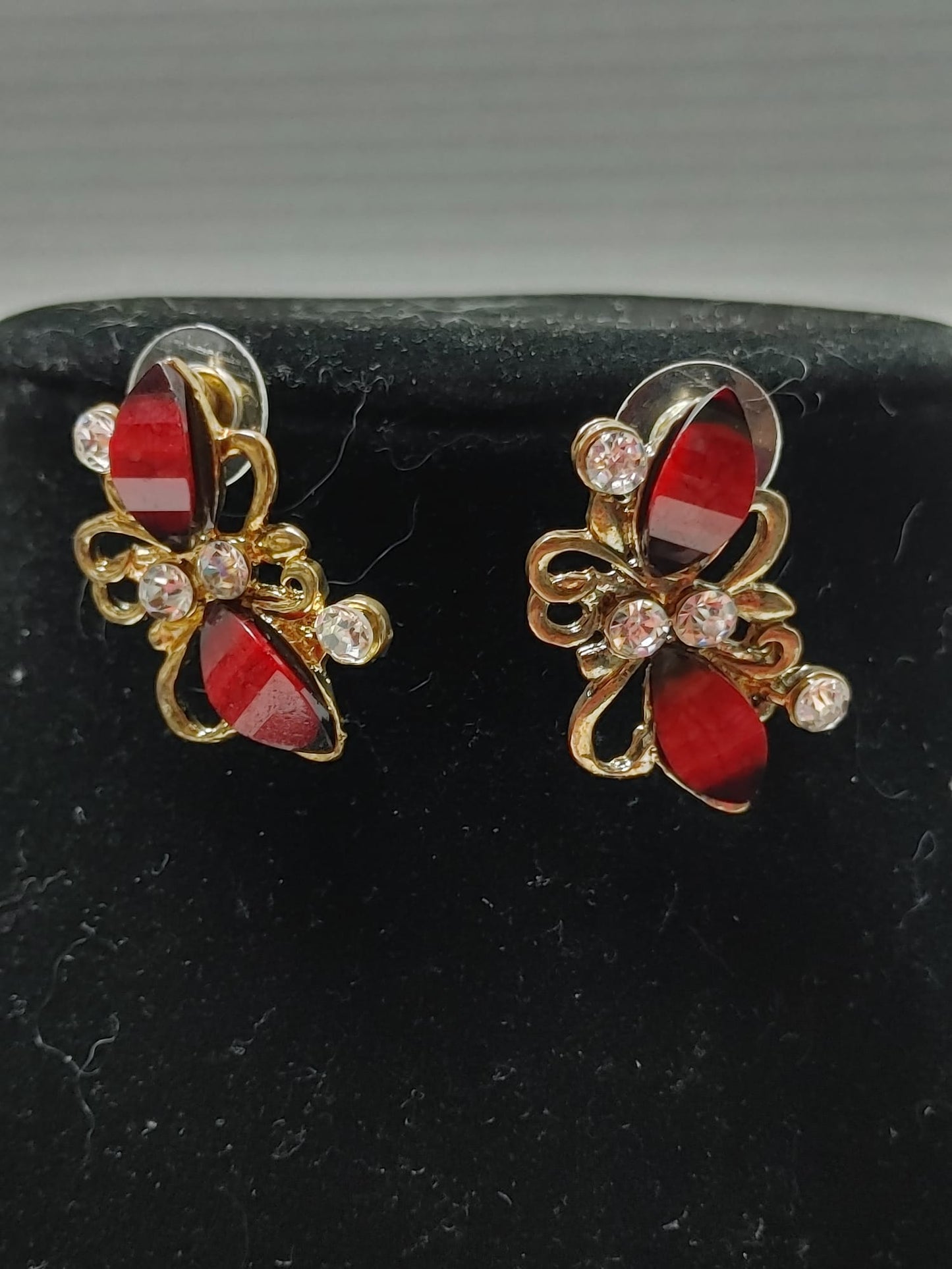 Necklace Set adorned with Rhinestones & ombré ruby cut glass leaf