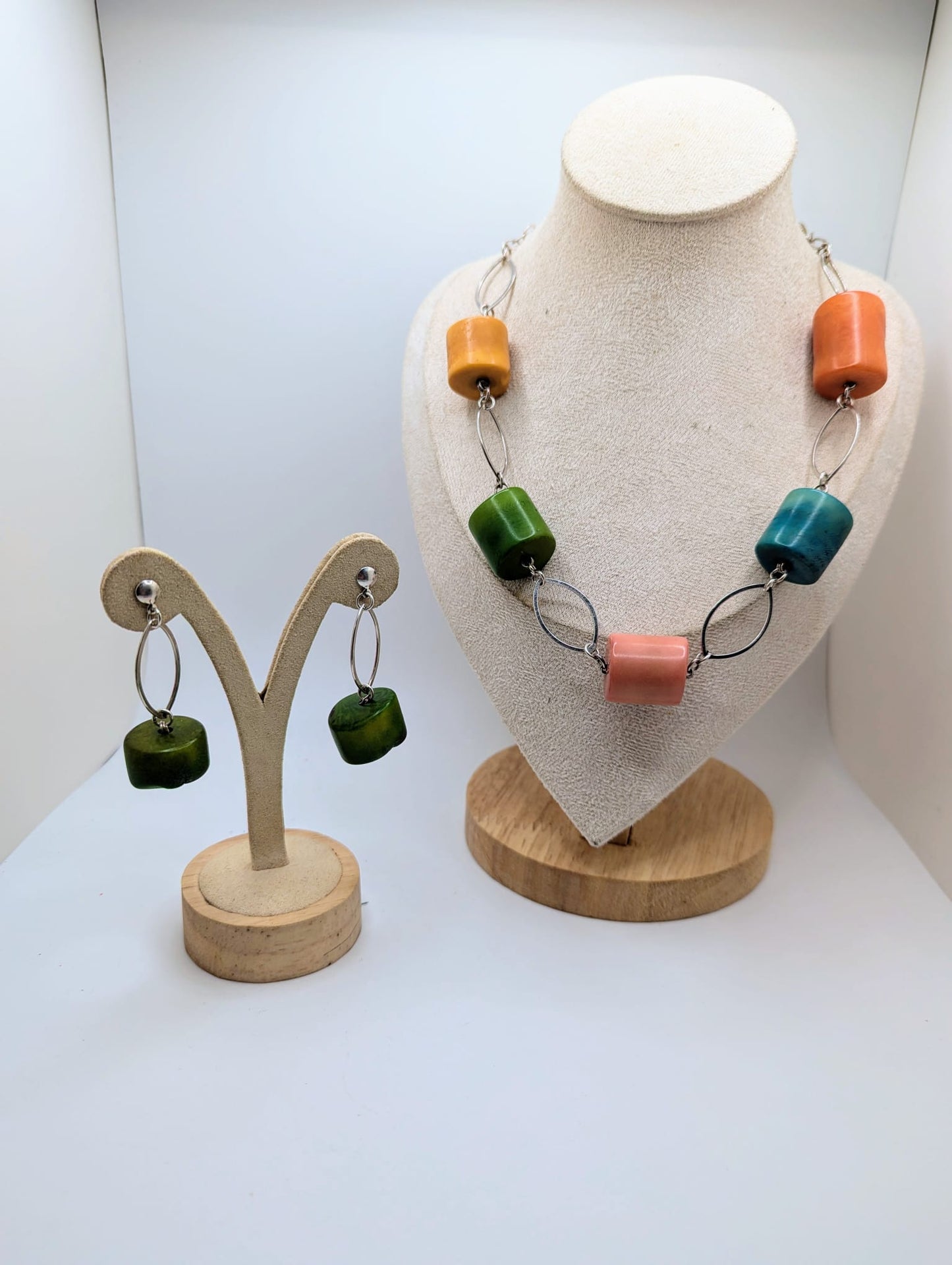 Multicolor Handmade Barrel Shaped Beads Silver Tone Necklace Earrings Set