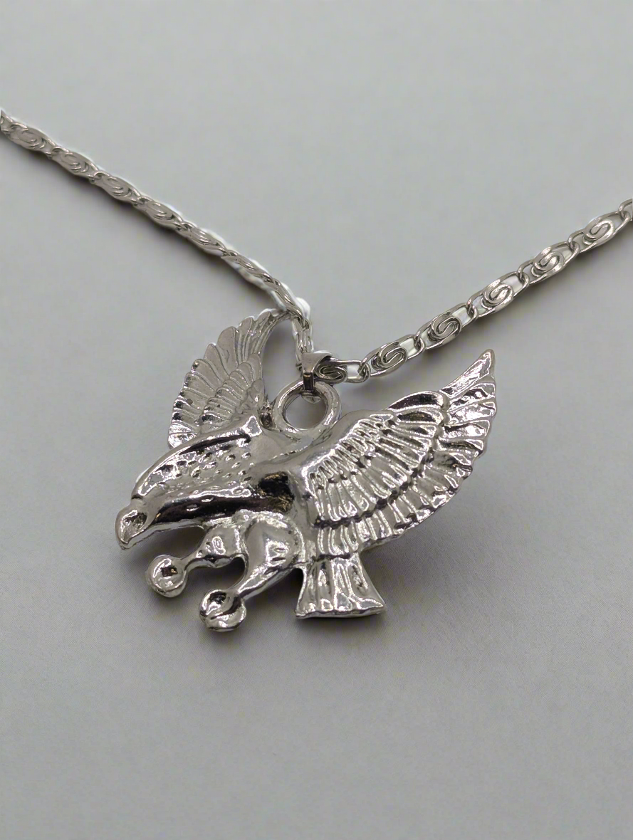 Silvertone Eagle Pendant Necklace Unisex 21β Chain