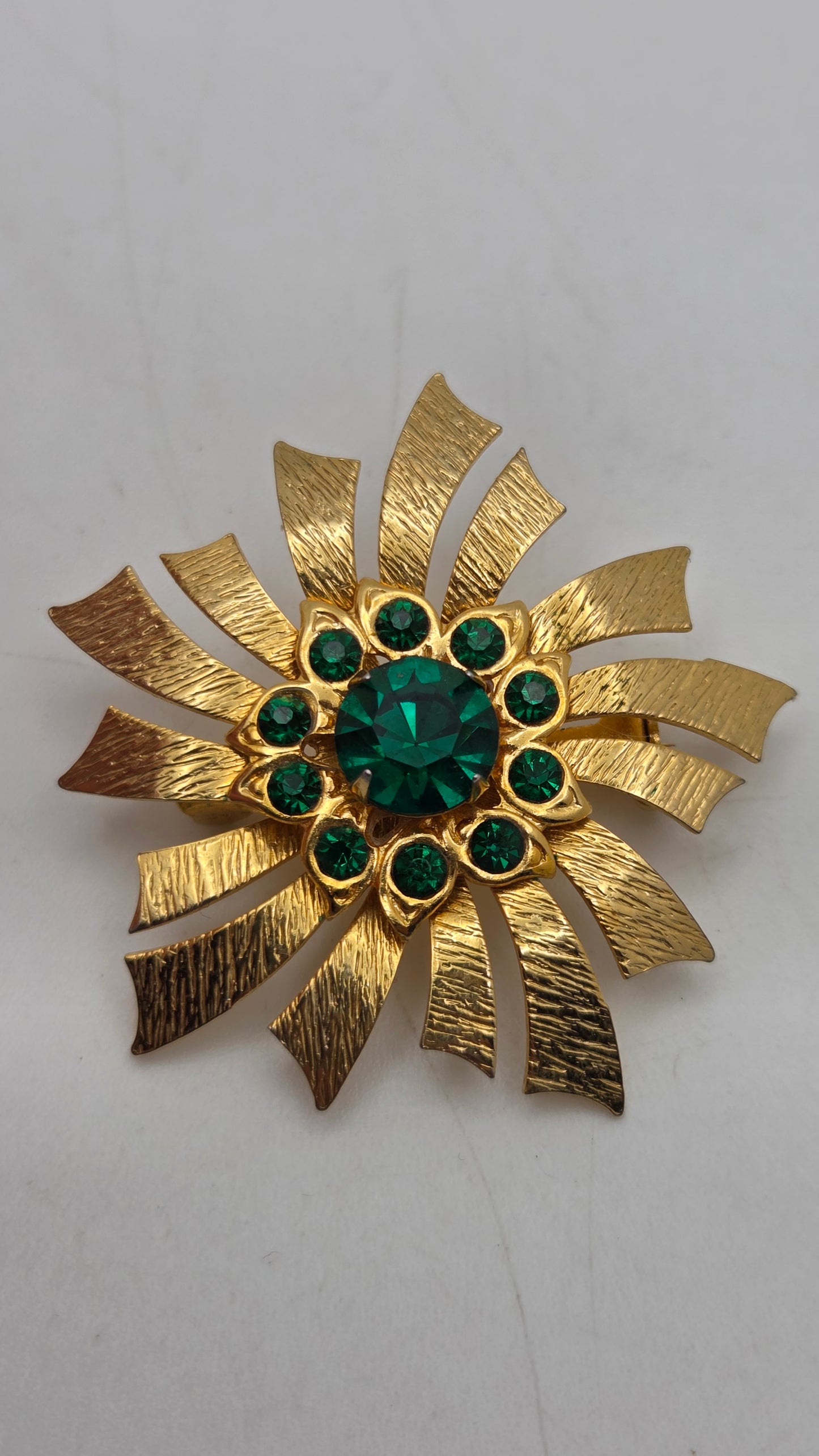 Vintage Mid-Century Gold Sunburst Flower Brooch Green Rhinestone