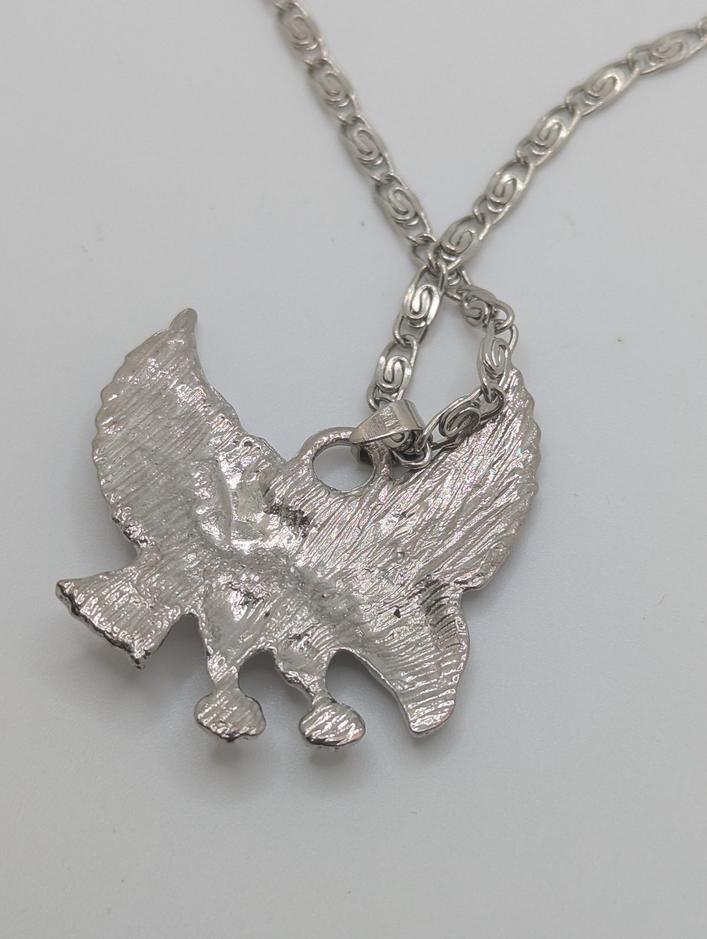 Silvertone Eagle Pendant Necklace Unisex 21β Chain