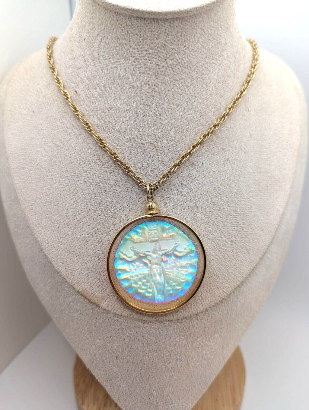 Vintage 10k Gold Filled Glass Hologram Art 3D Jesus Pendant Necklace 18" Chain