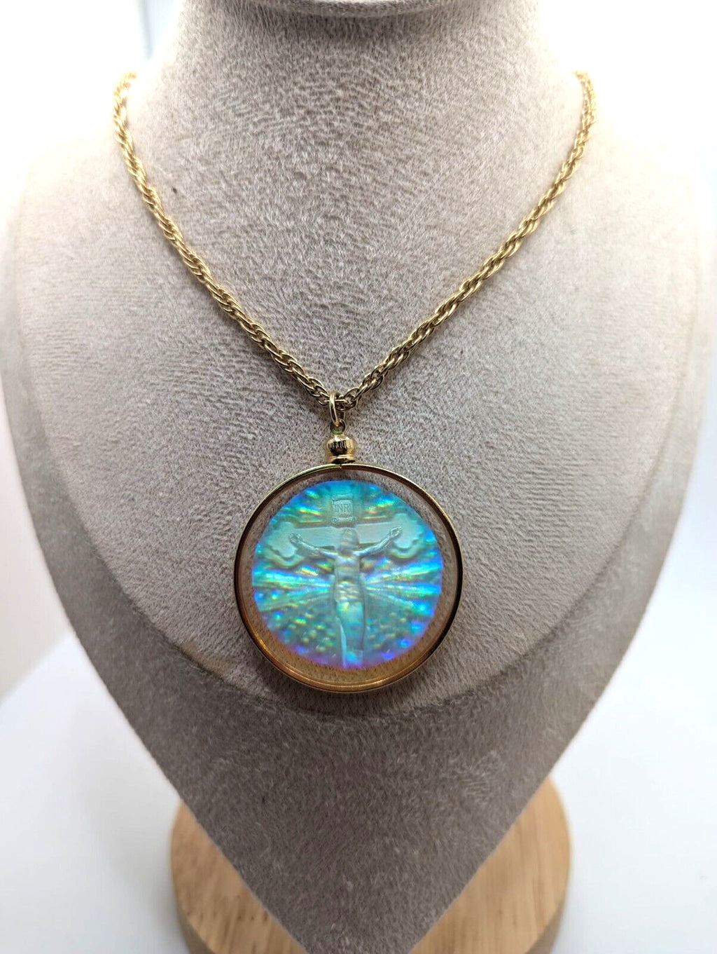 Vintage 10k Gold Filled Glass Hologram Art 3D Jesus Pendant Necklace 18" Chain