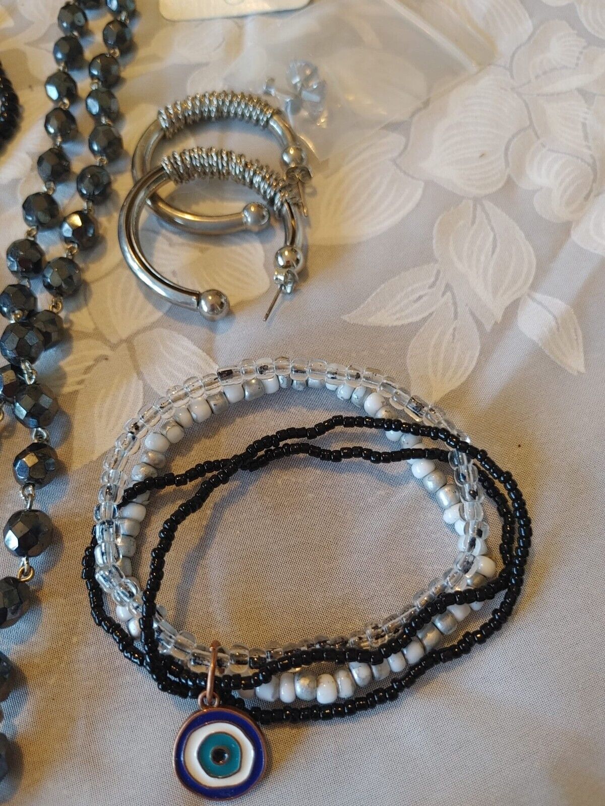 Costume Jewelry Lot Black Gold Tone Rhinestones Glass Mixed materials