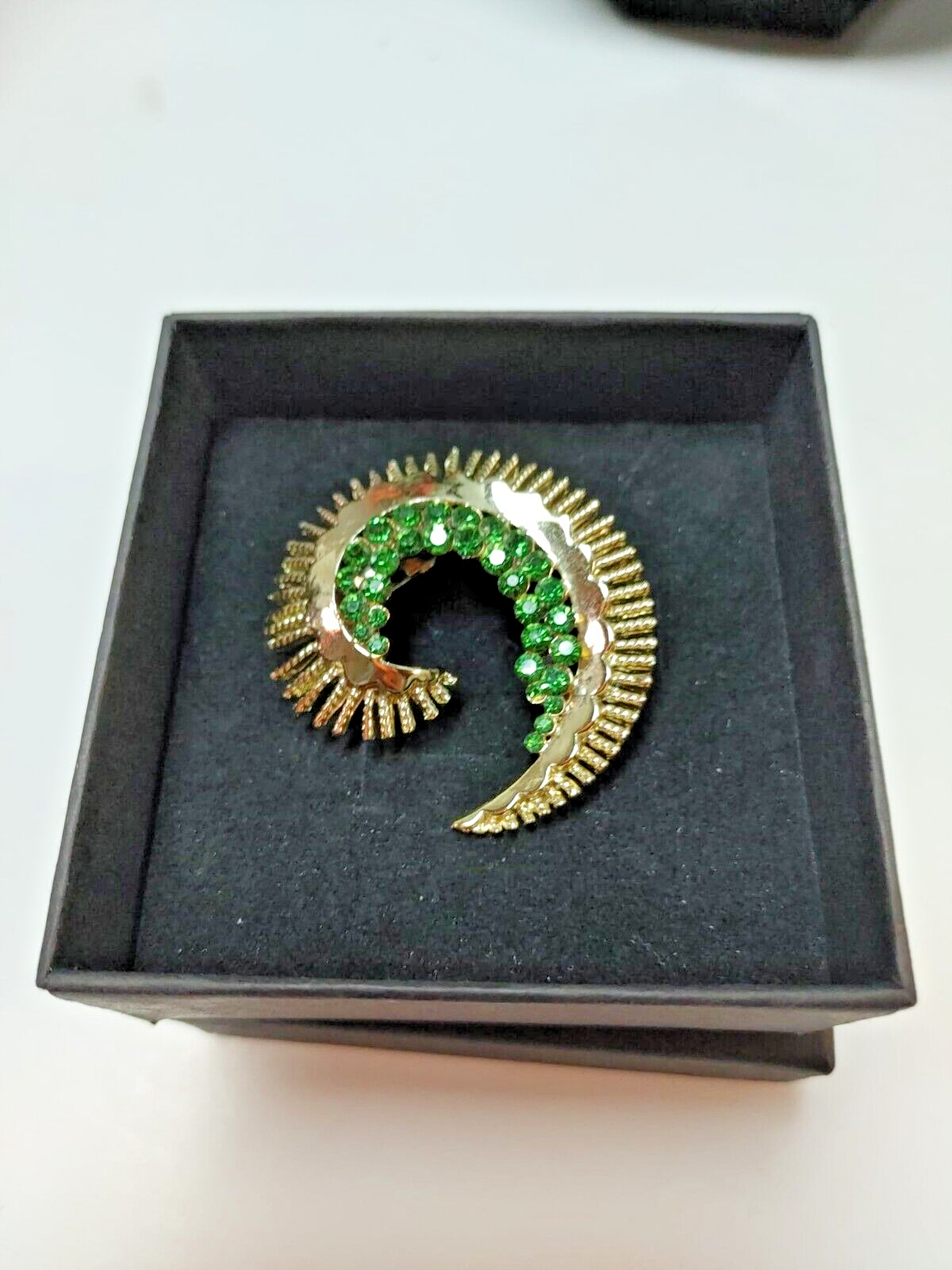 Vintage Brooch Emerald Green Rhinestone Glass Gold Tone Aztec 2"