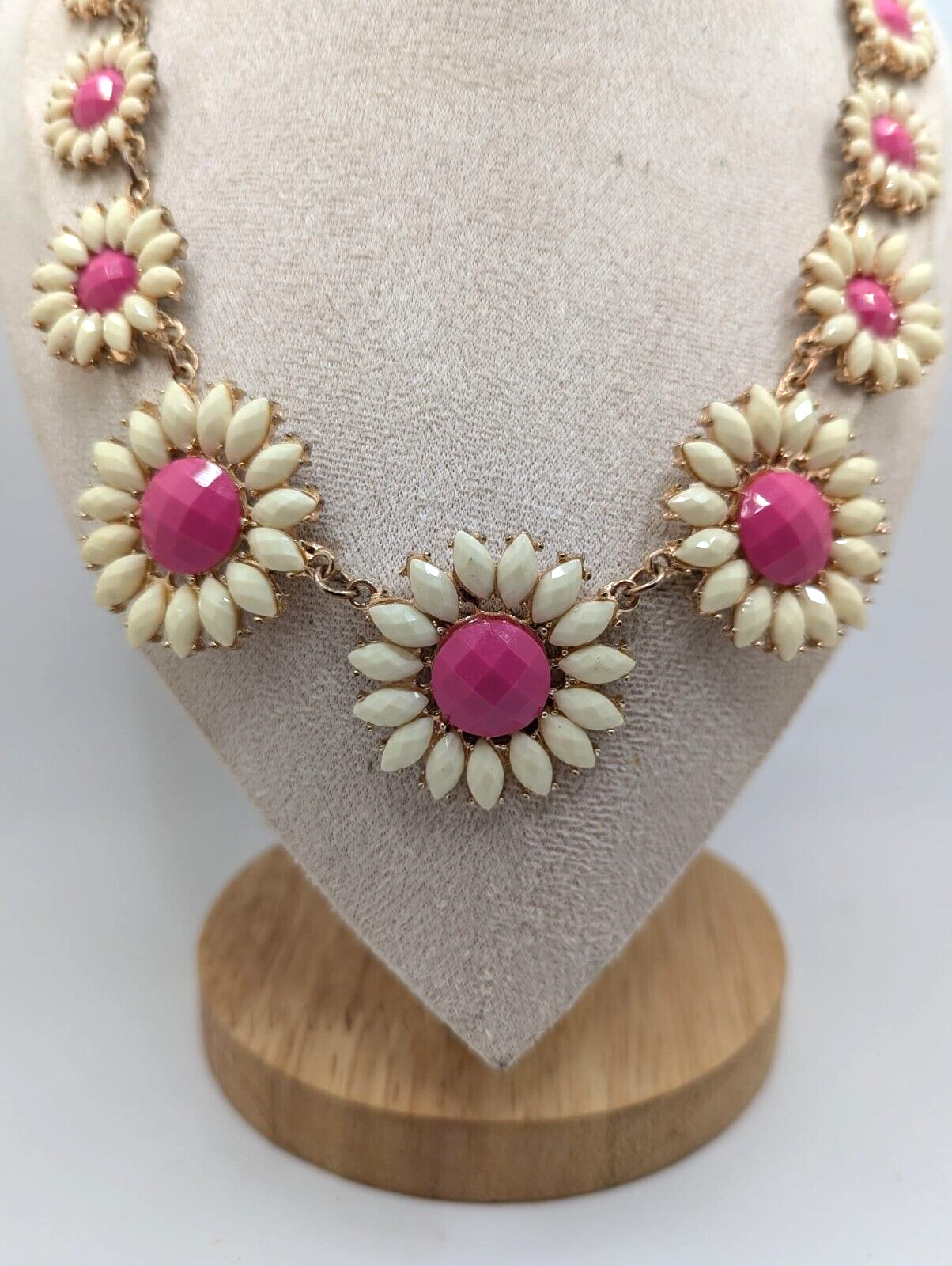 Betsy Johnson Flowers Daisy 20" Adjustable Statement Necklace Gold Tone Floral