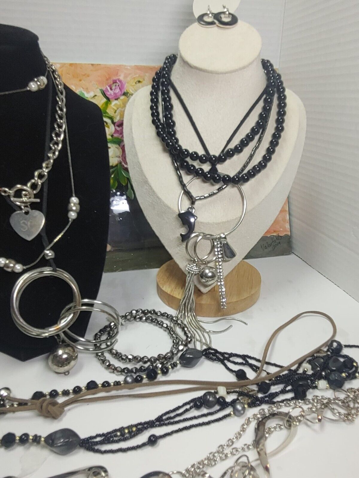 Vintage Mix Jewelry Lot Necklaces Earrings Bracelet Costume Black Silver-Tone