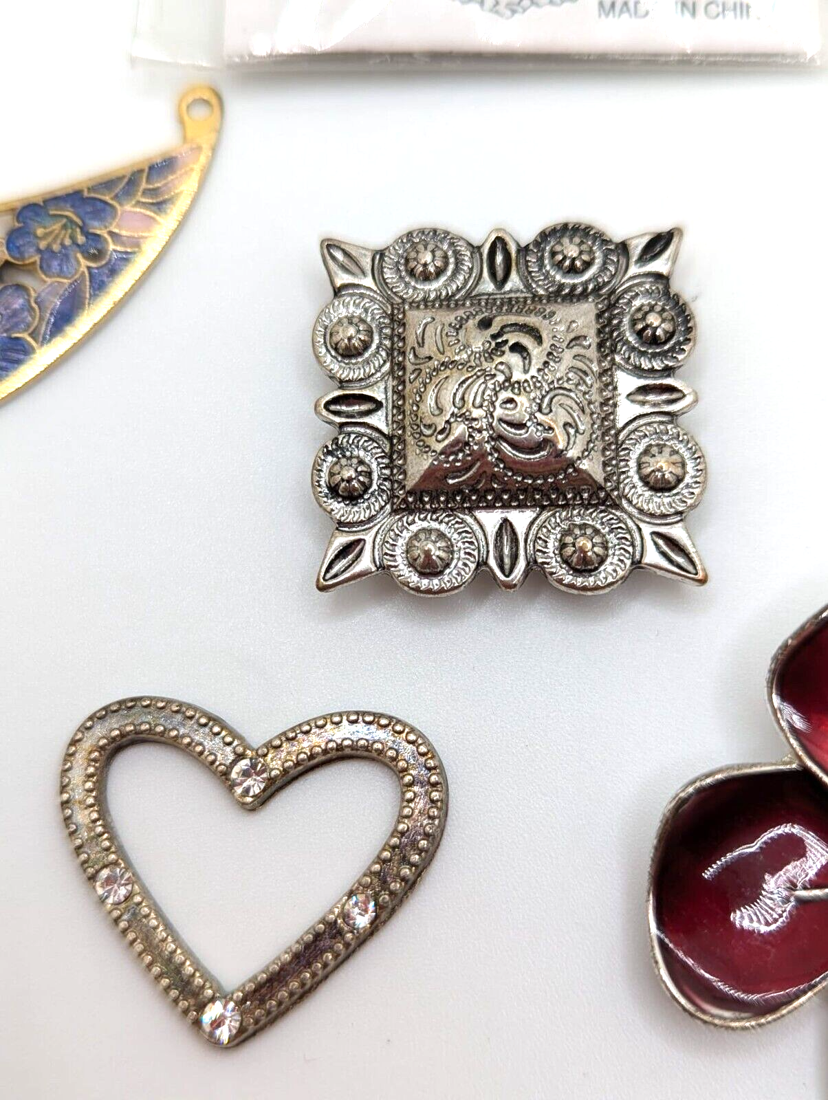 Lot of 18 Vintage To Modern Jewelry Pendants Stone Enamel Wood Metal Glass