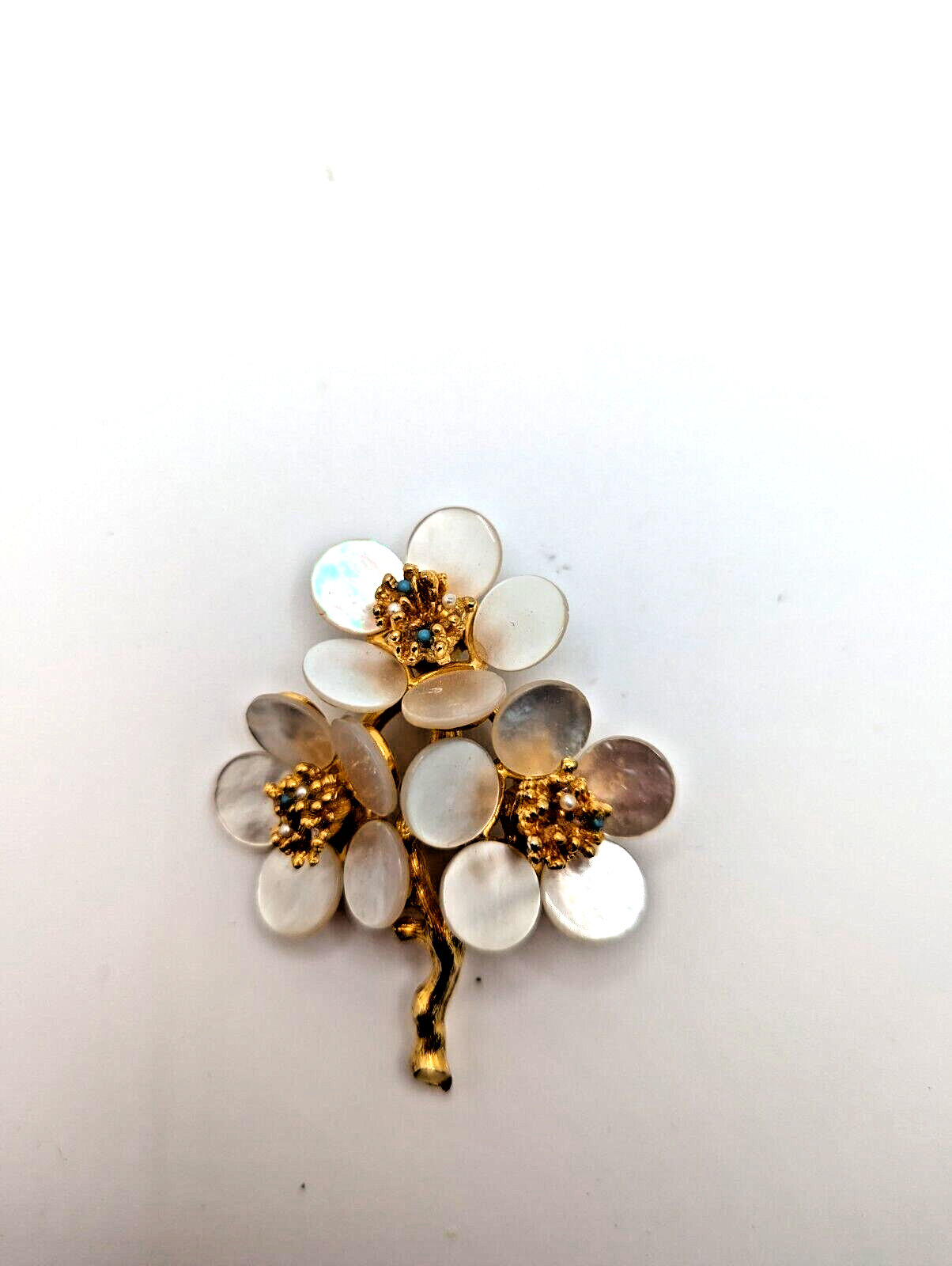 Vintage Pearl Shell Flowers Goldtone Brooch Pin Floral Foux Pearl