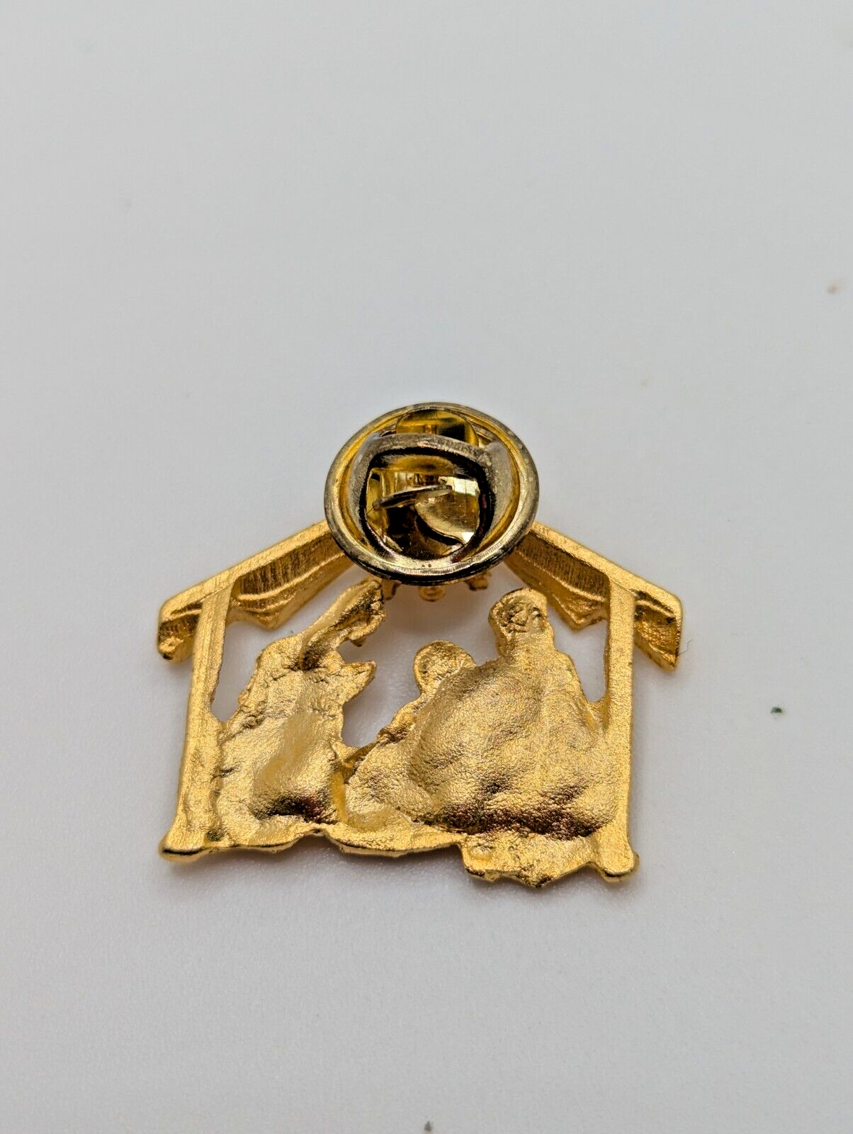 Nativity Scene Brooch Christmas Manger Gold Tone Rhinestone Brooch Pin 1"