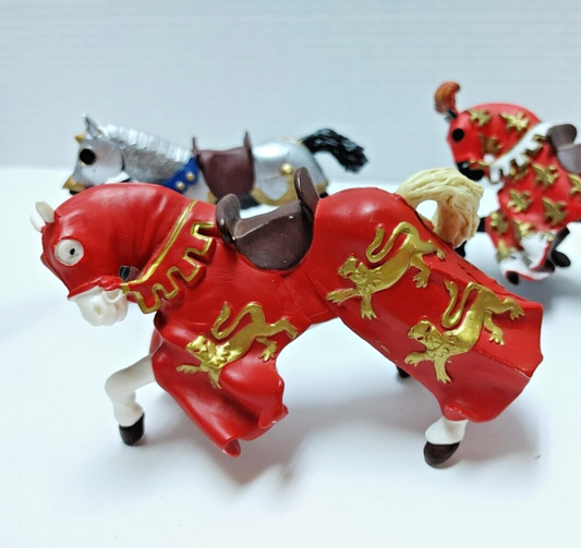 Papo Lion Barded White Horse 5 Inches 2001 Red Medieval Knight Toy Figure