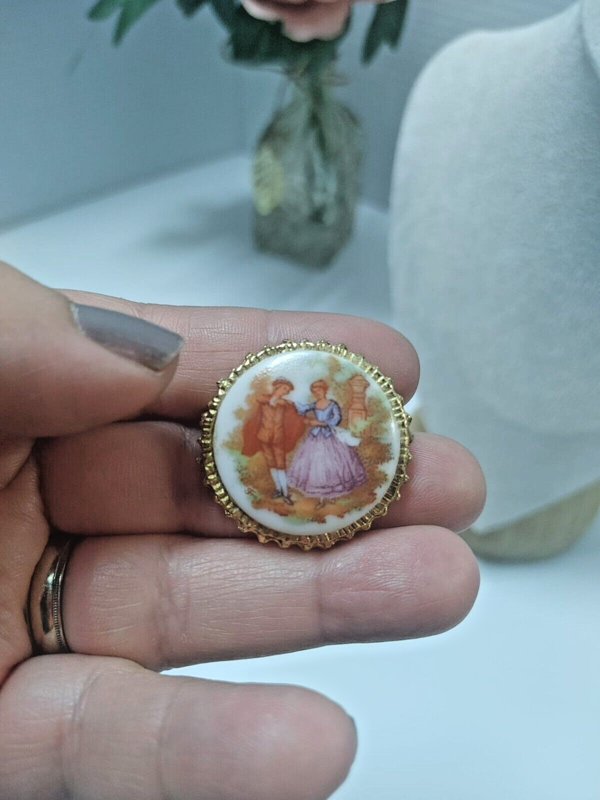 Antique Beautiful Brooch Pin Porcelain Limoges Scene Amatory