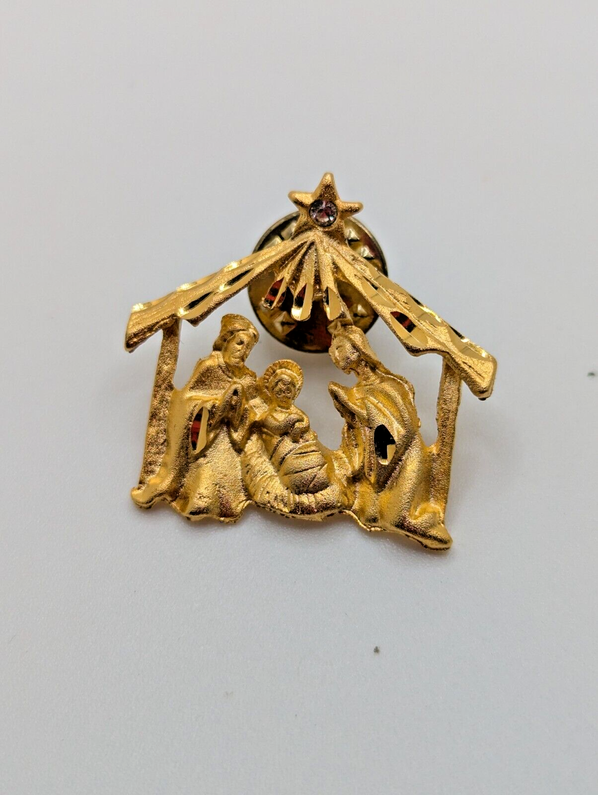 Nativity Scene Brooch Christmas Manger Gold Tone Rhinestone Brooch Pin 1"