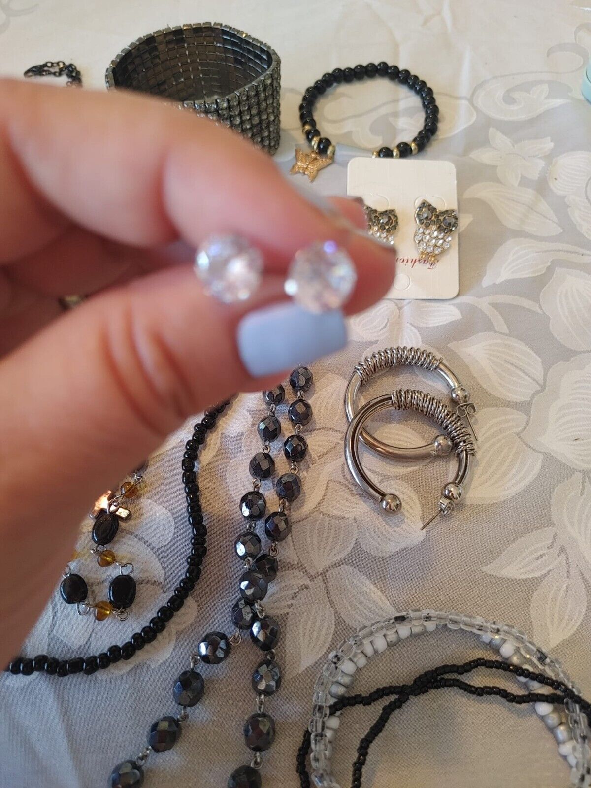 Costume Jewelry Lot Black Gold Tone Rhinestones Glass Mixed materials