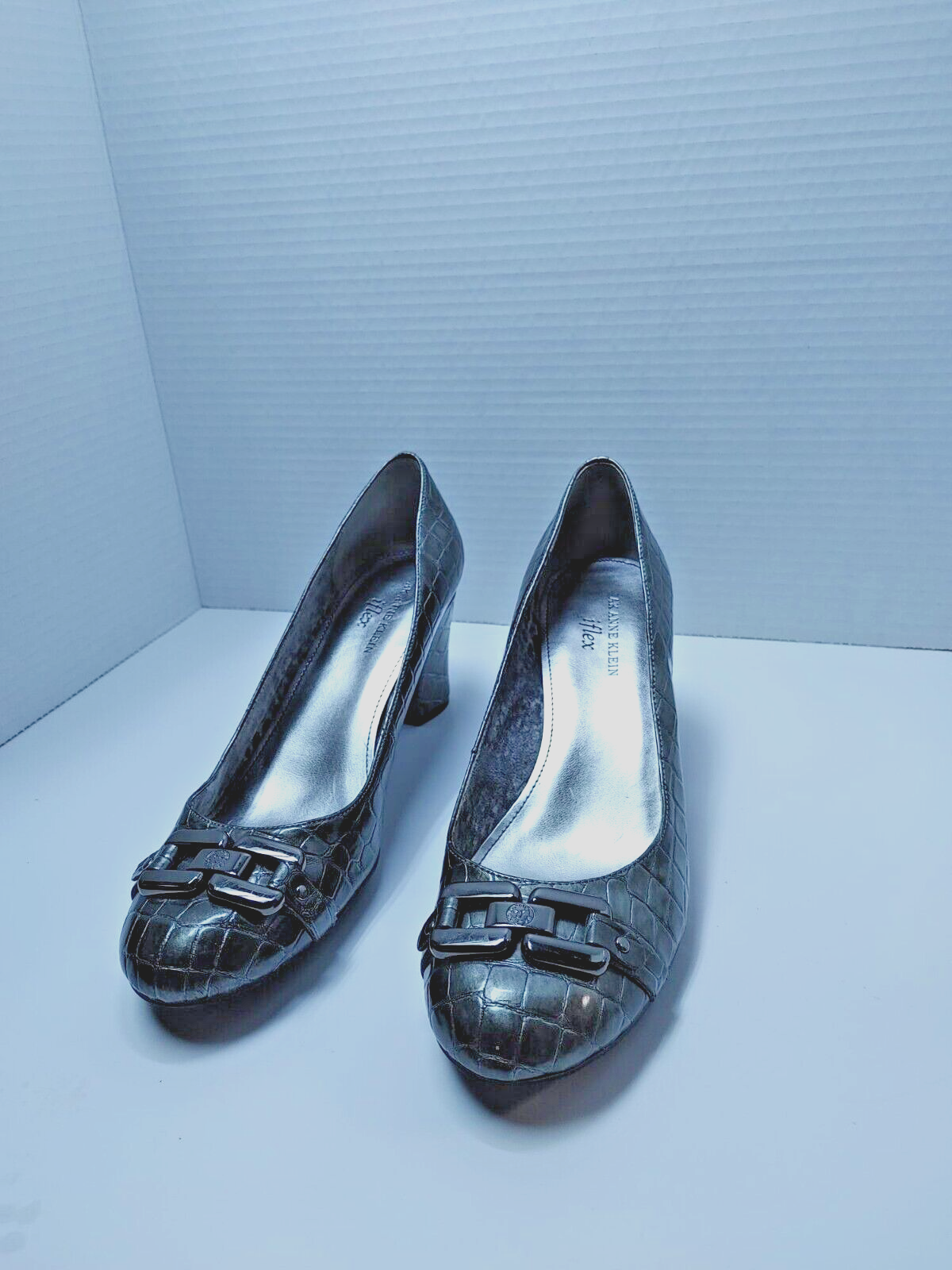 AK Anne klein iflex Block Heels Shoes Sz 9M Pewter Croc Print dark Grey Shiny