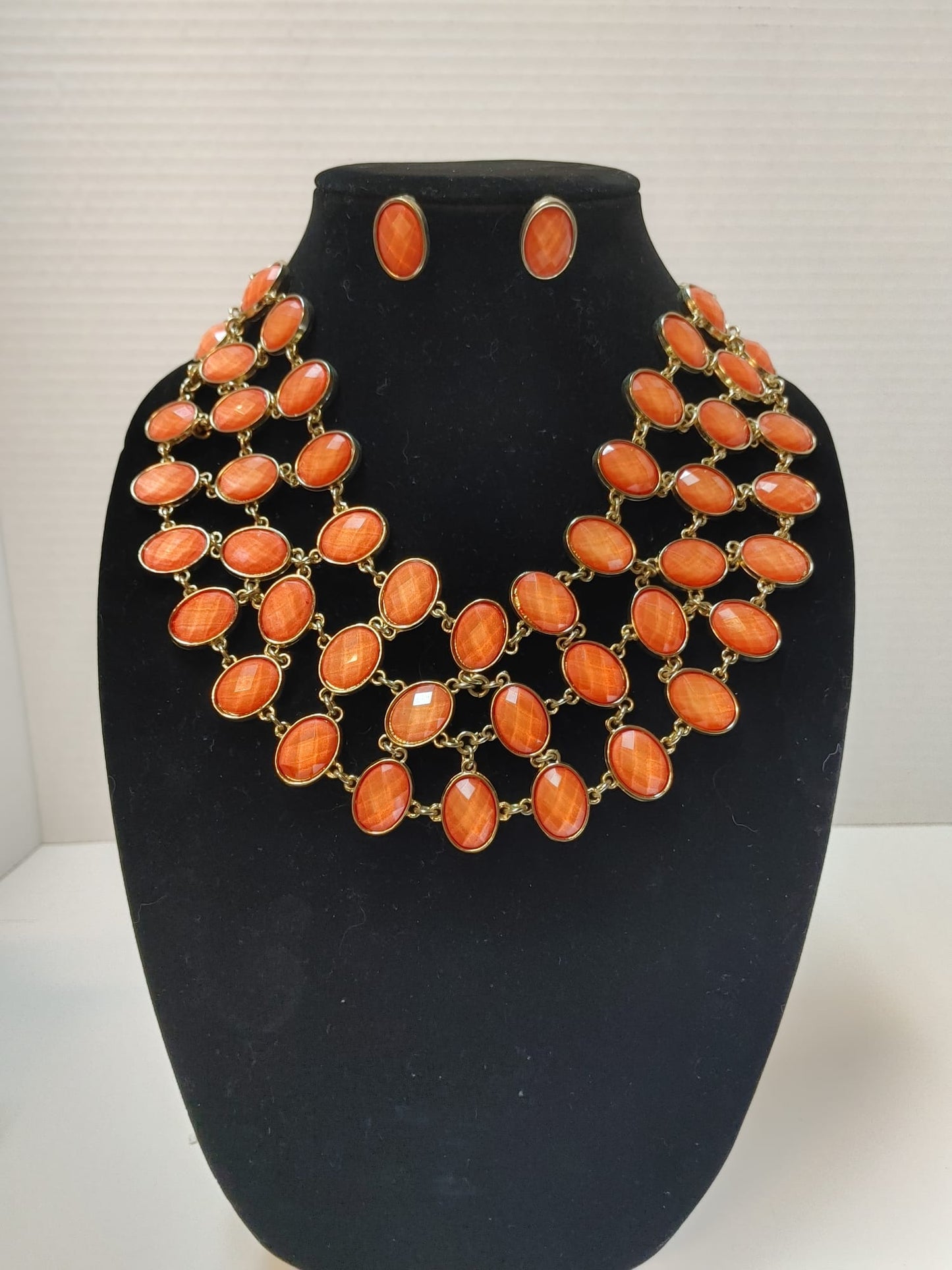 Vintage Jewerly Set Apricot Bib Statement Necklace w/Earrings Bold Oval Acrylic