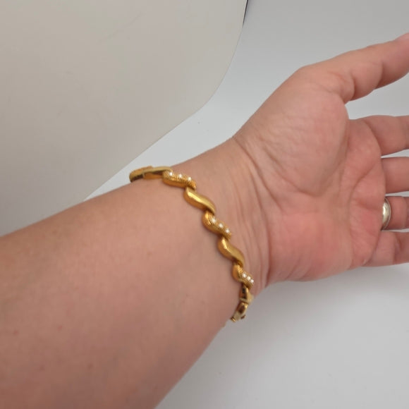 Vintage 1990s Avon Gold Tone Tennis Bracelet w/ Clear Rhinestones 7.5"