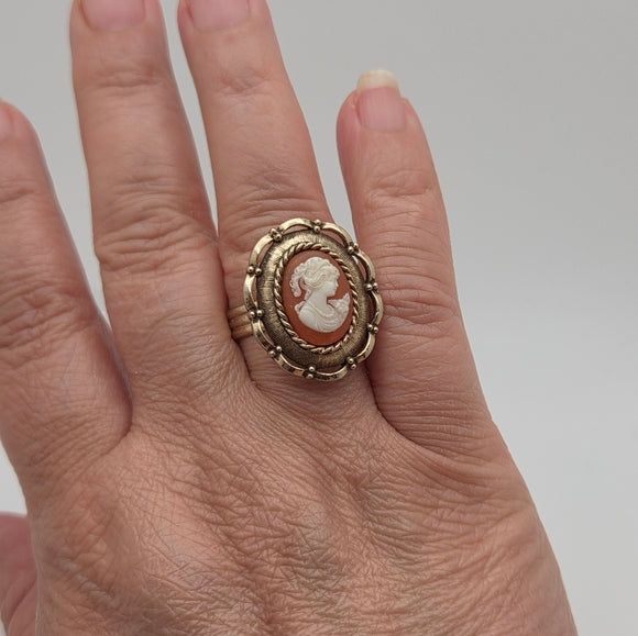 Vintage Vanda Cameo RING Perfume Adjustable Gold Plated Signed