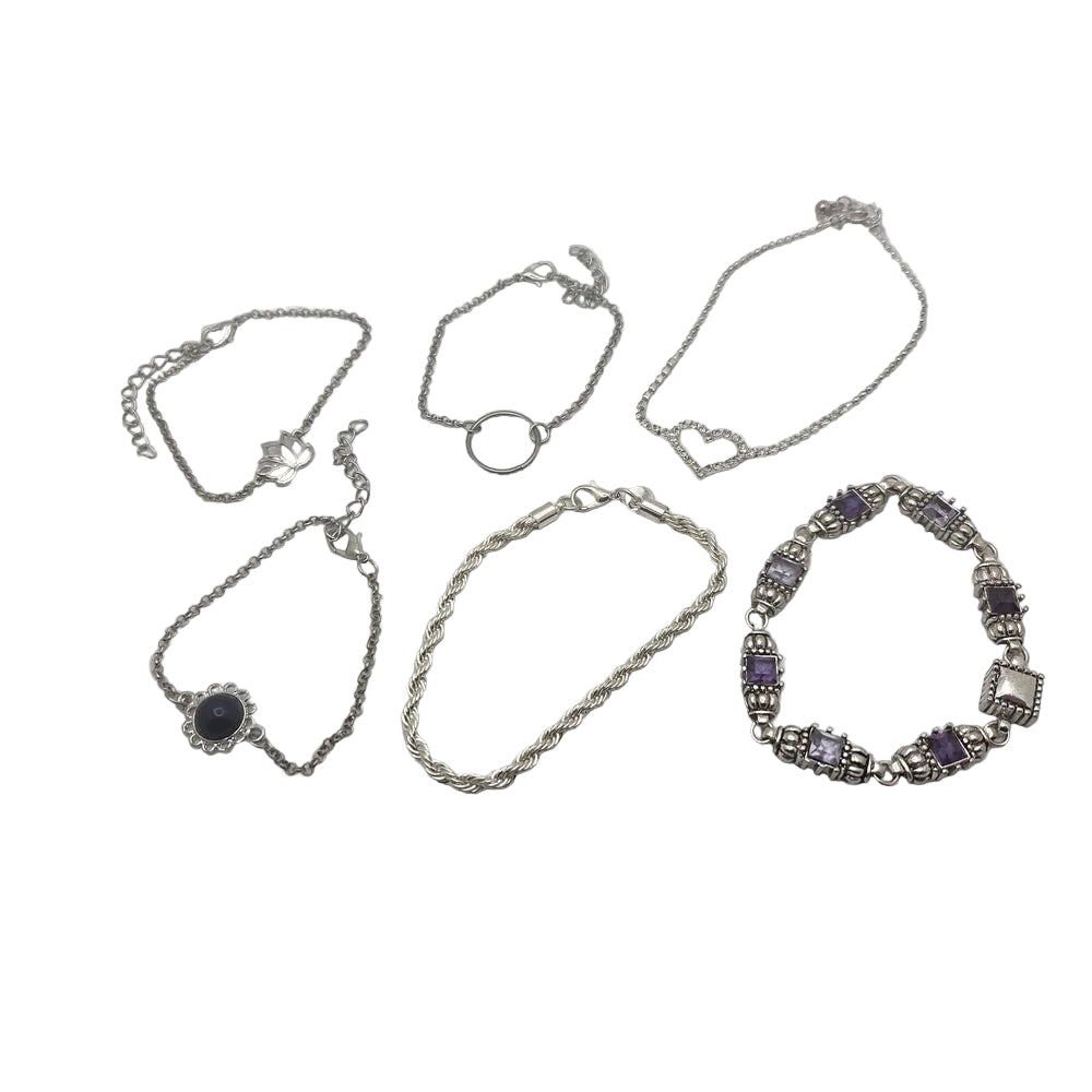 Armbandkollektion in Silber und Lila