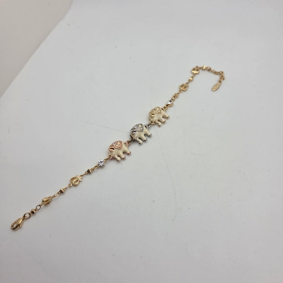 Charming Elephant Bracelet in Gold and Cream