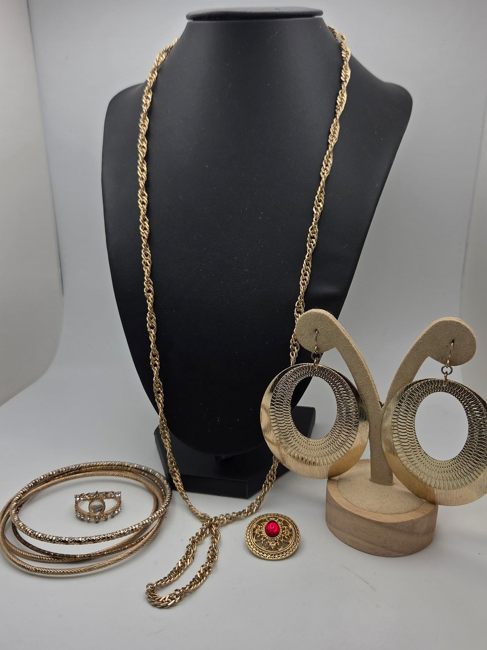 Vintage Gold-Tone Jewelry Lot with Sarah Coventry Necklace, 8pc