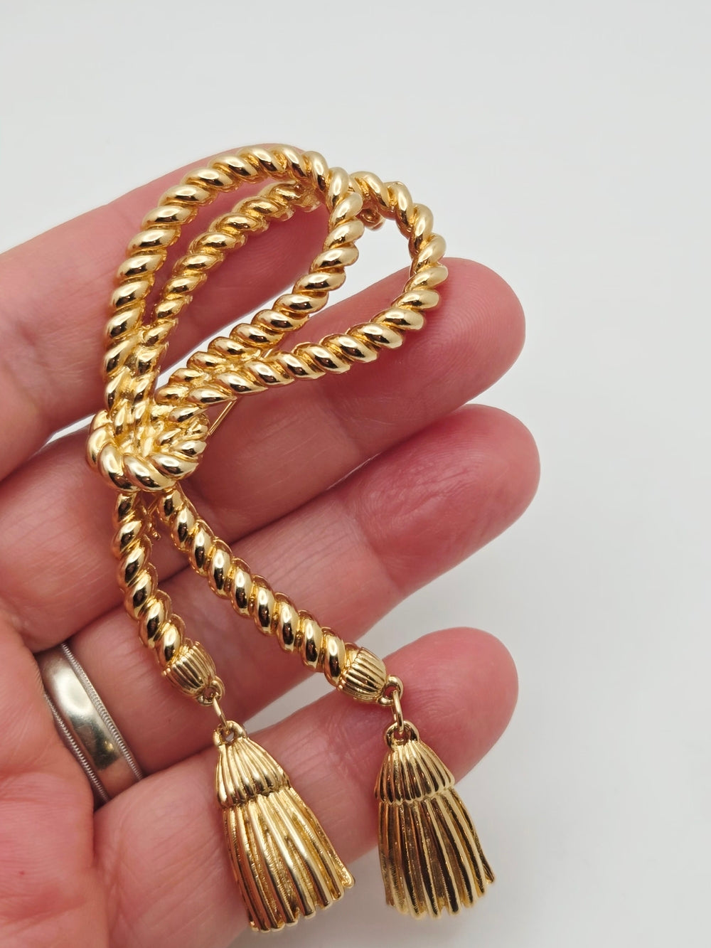 Vintage 80er Jahre AVON Brosche Goldfarbene Seilschleife - Nautische Quastenanstecknadel