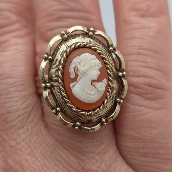 Vintage Vanda Cameo RING Perfume Adjustable Gold Plated Signed